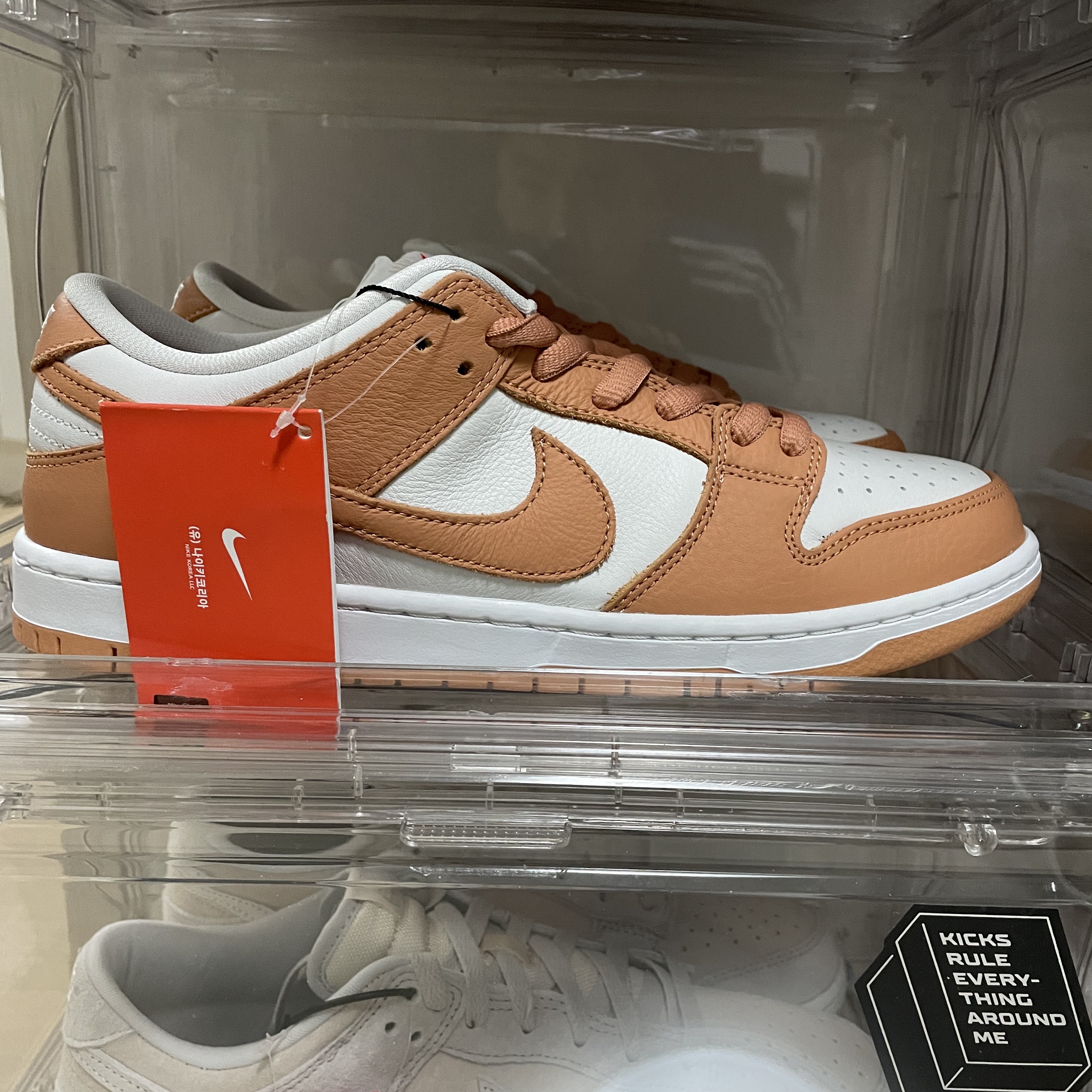 Nike SB Dunk Low Pro Light Cognac 착용 스타일 - 5