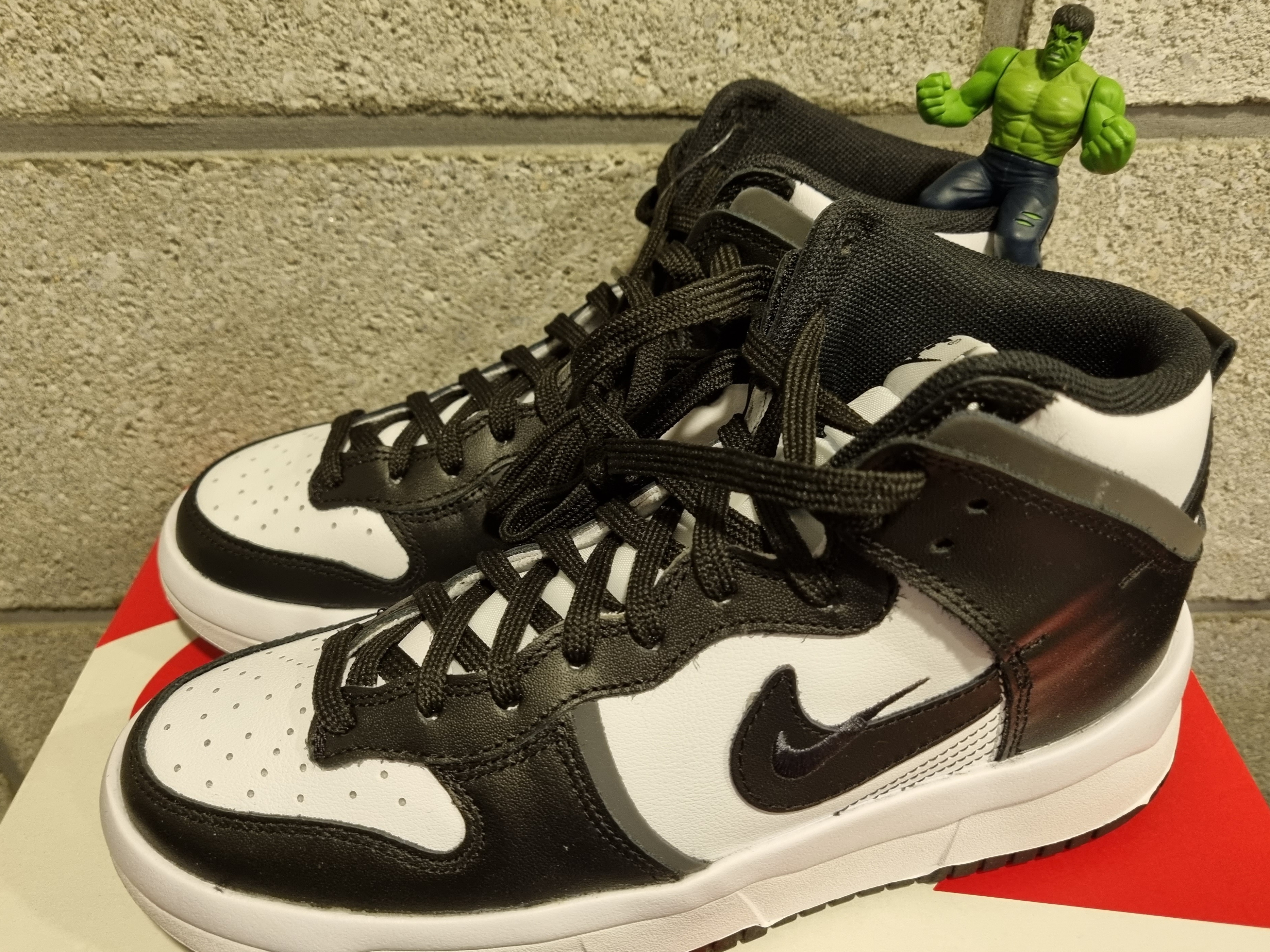 (W) Nike Dunk High Up Black and White 착용 스타일 - 1