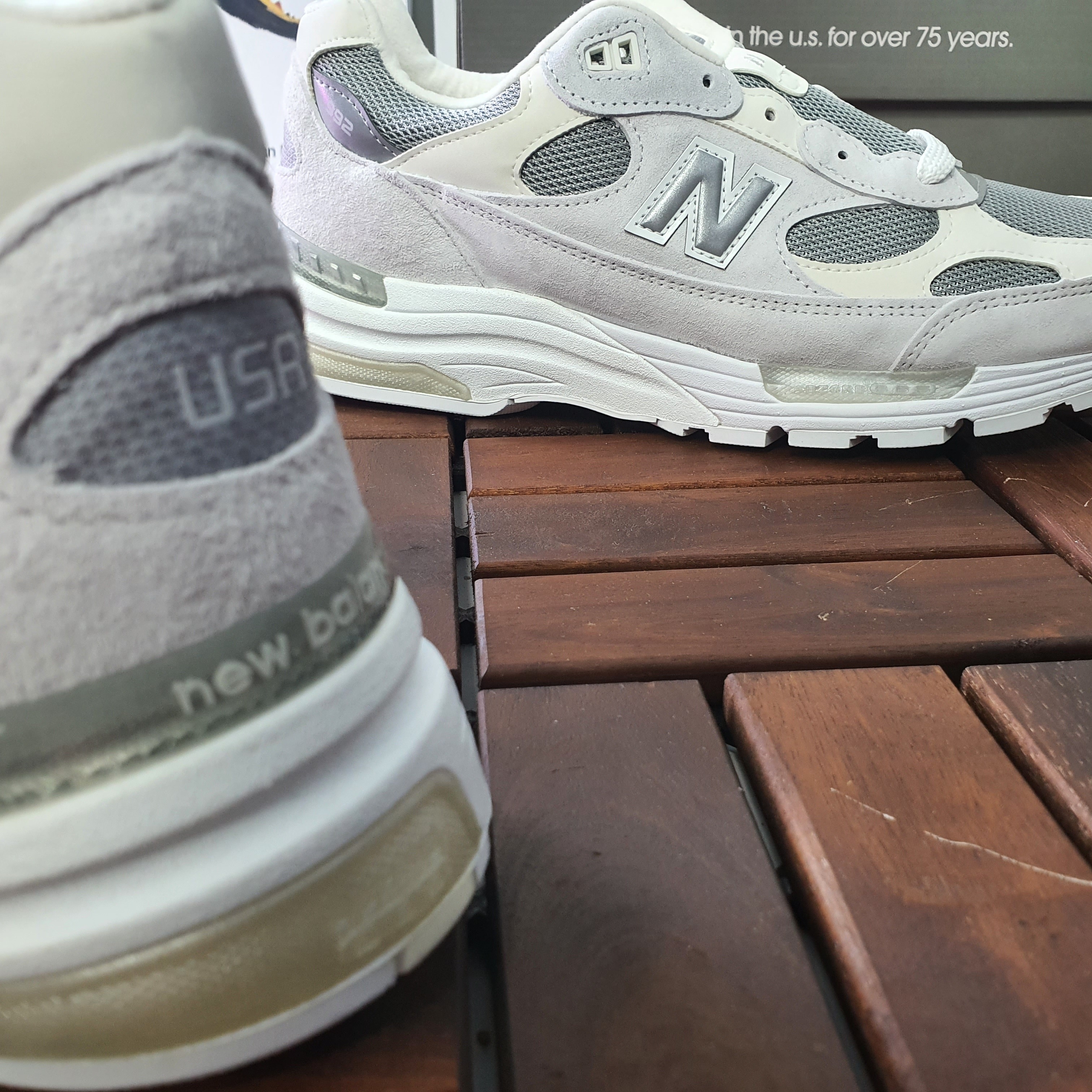 New Balance 992 Made in USA White Silver 착용 스타일 - 3