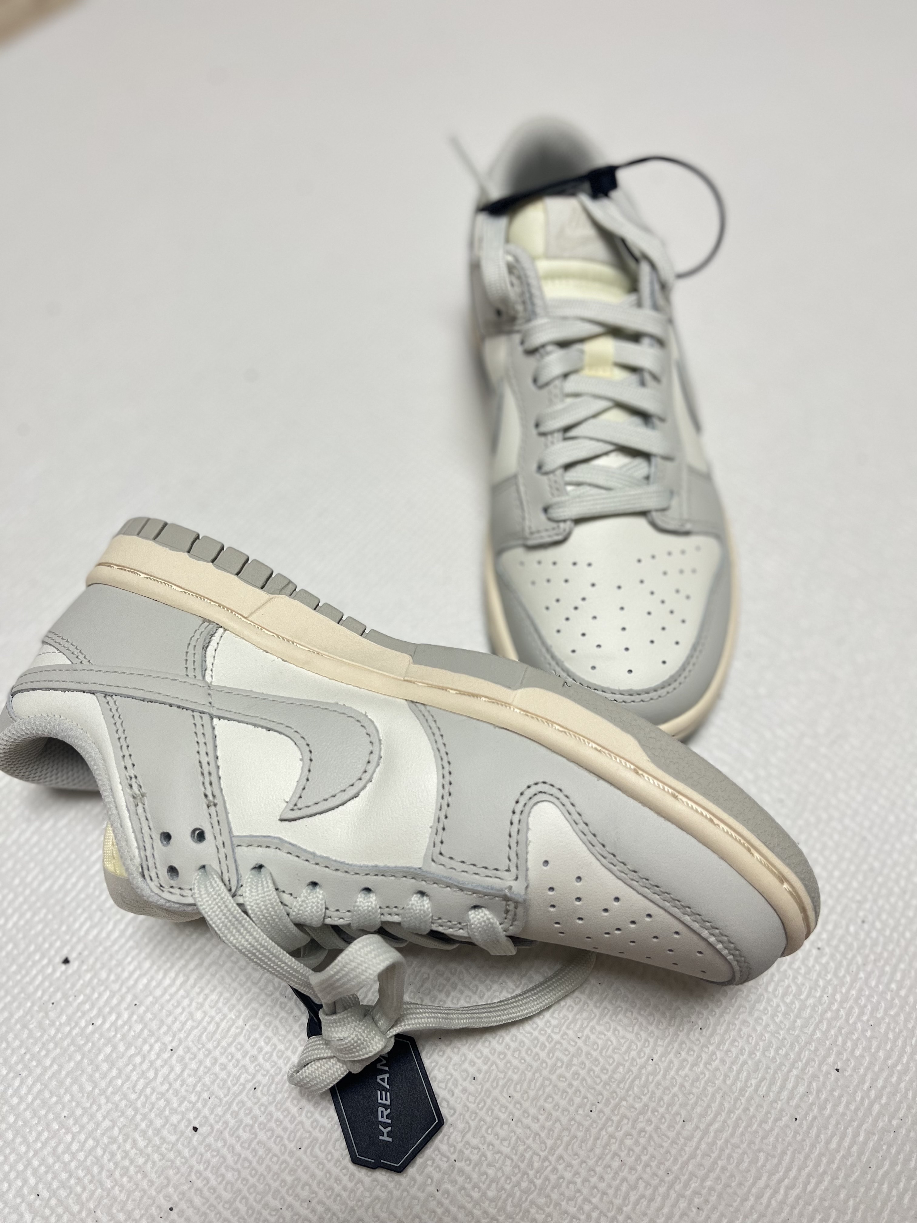(W) Nike Dunk Low Light Bone 착용 스타일 - 2