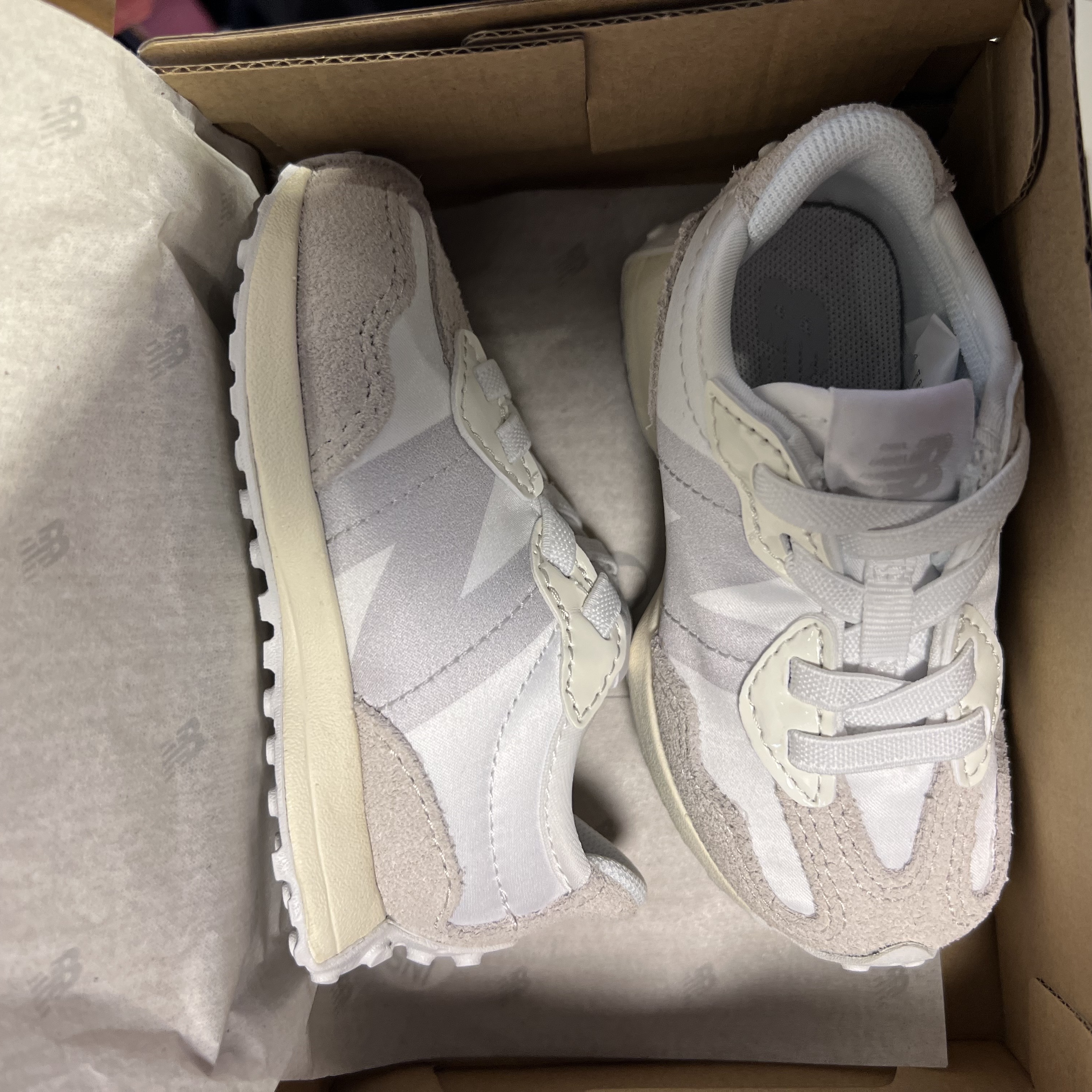 (TD) New Balance 327 Moonbeam - W Wide 착용 스타일 - 2