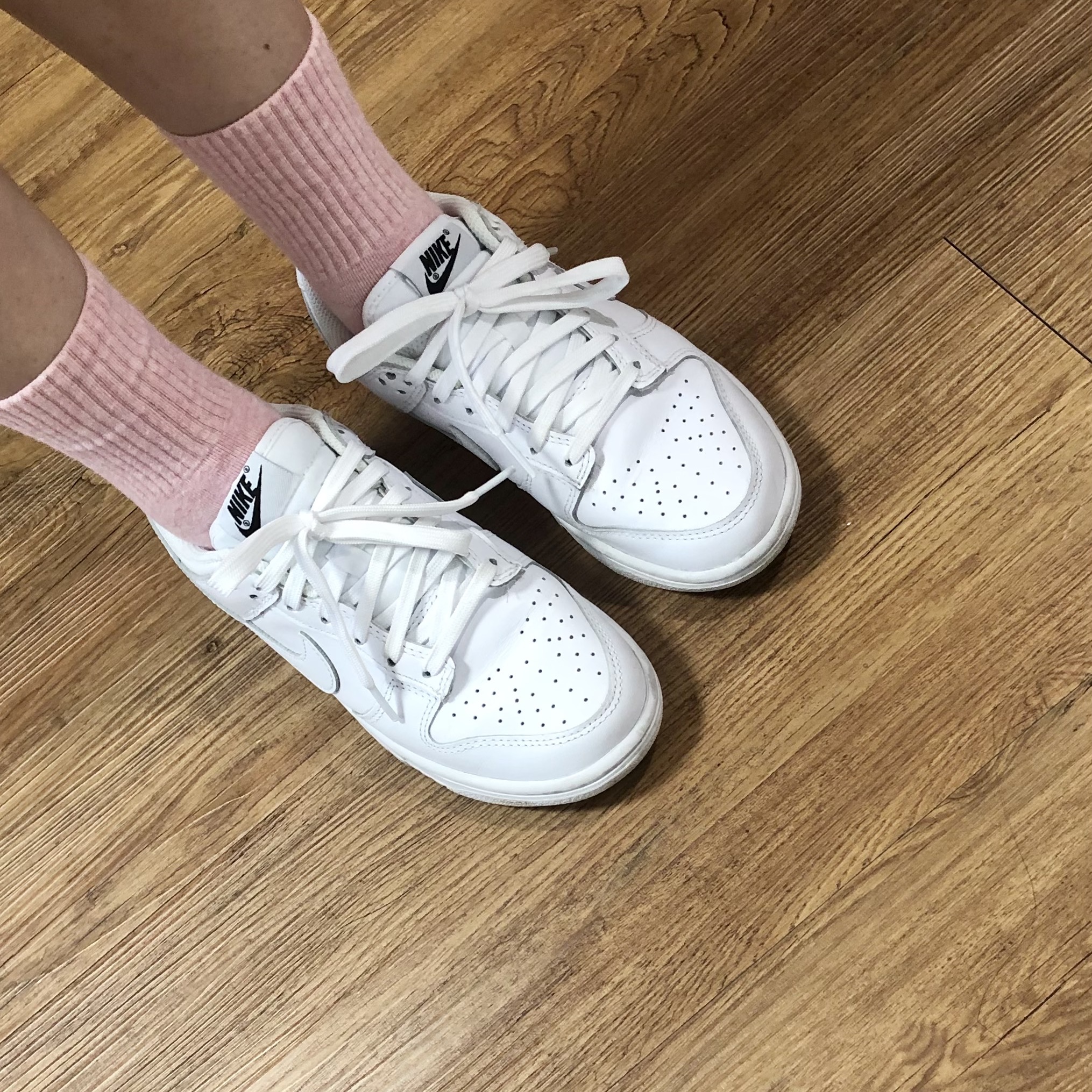 (W) Nike Dunk Low Triple White 착용 스타일