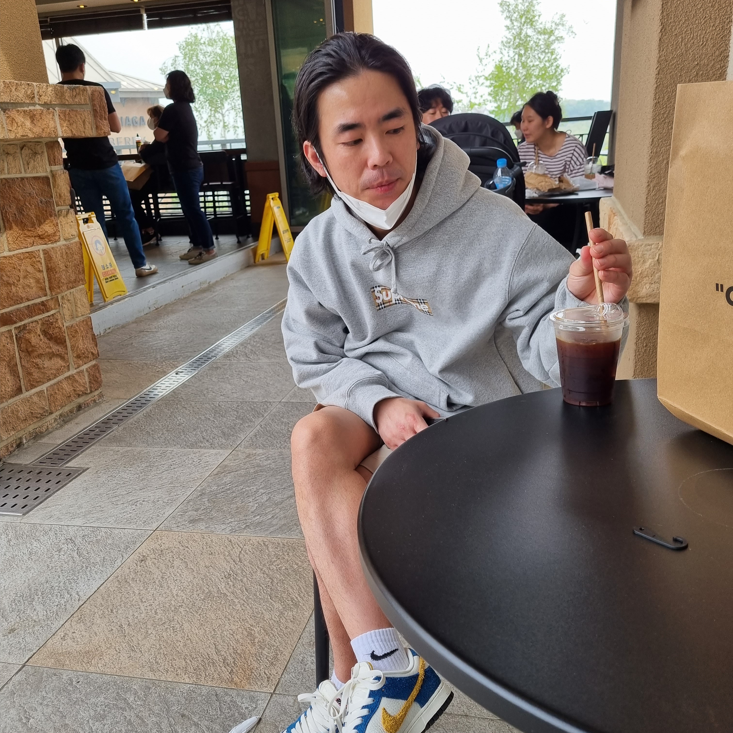Supreme x Burberry Box Logo Hooded Sweatshirt Heather Grey - 22SS, Nike x Kasina Dunk Low 80's Bus 착용 스타일