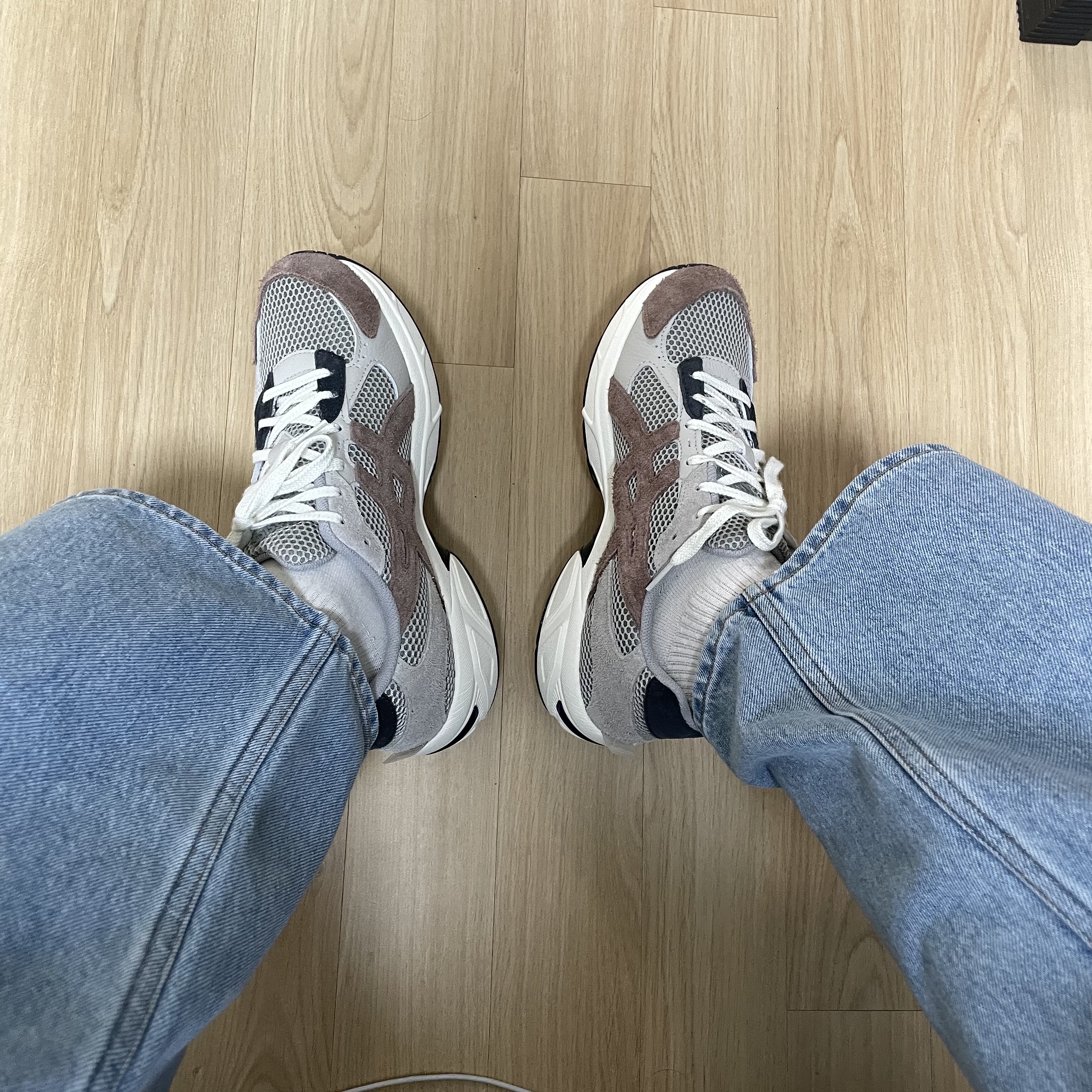 Asics x Hal Studios Gel-1130 Smoke Grey 착용 스타일 - 1