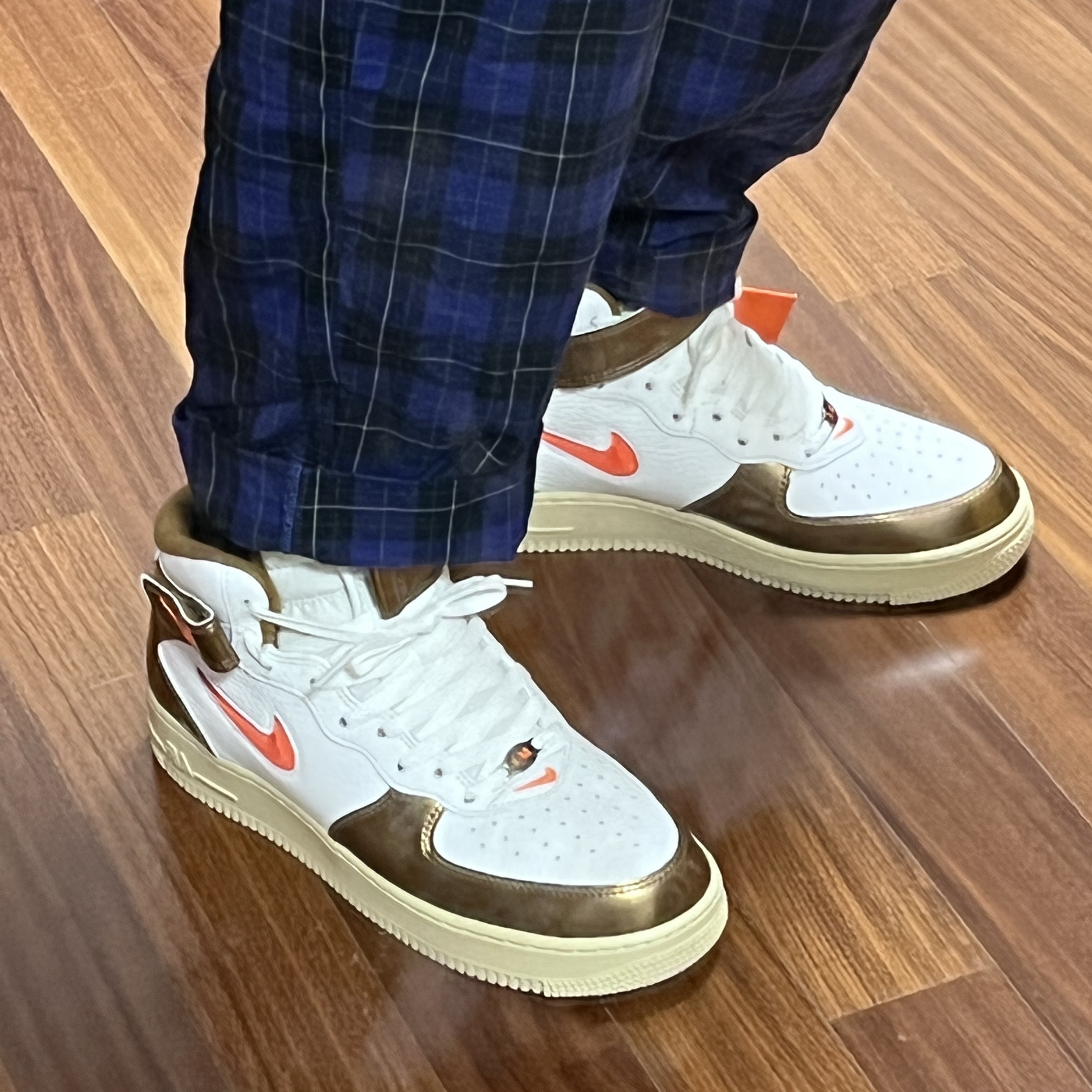 Nike Air Force 1 Mid QS Ale Brown 착용 스타일