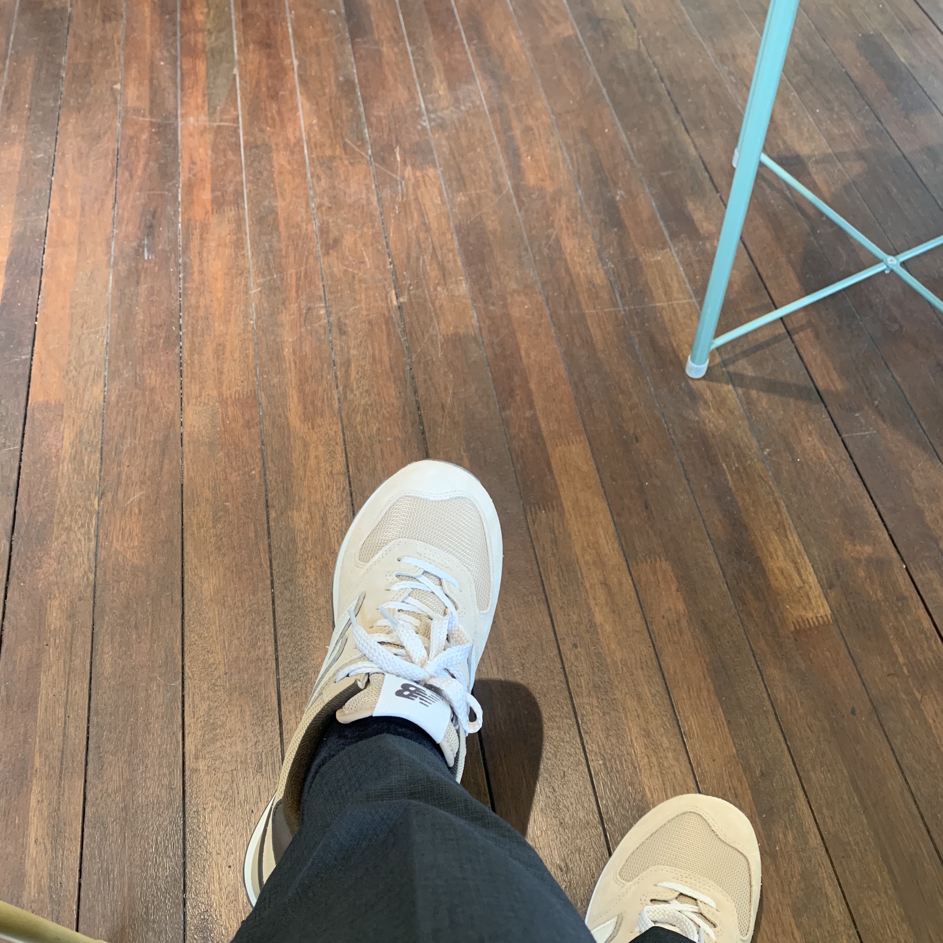 New Balance 574 Brown 착용 스타일