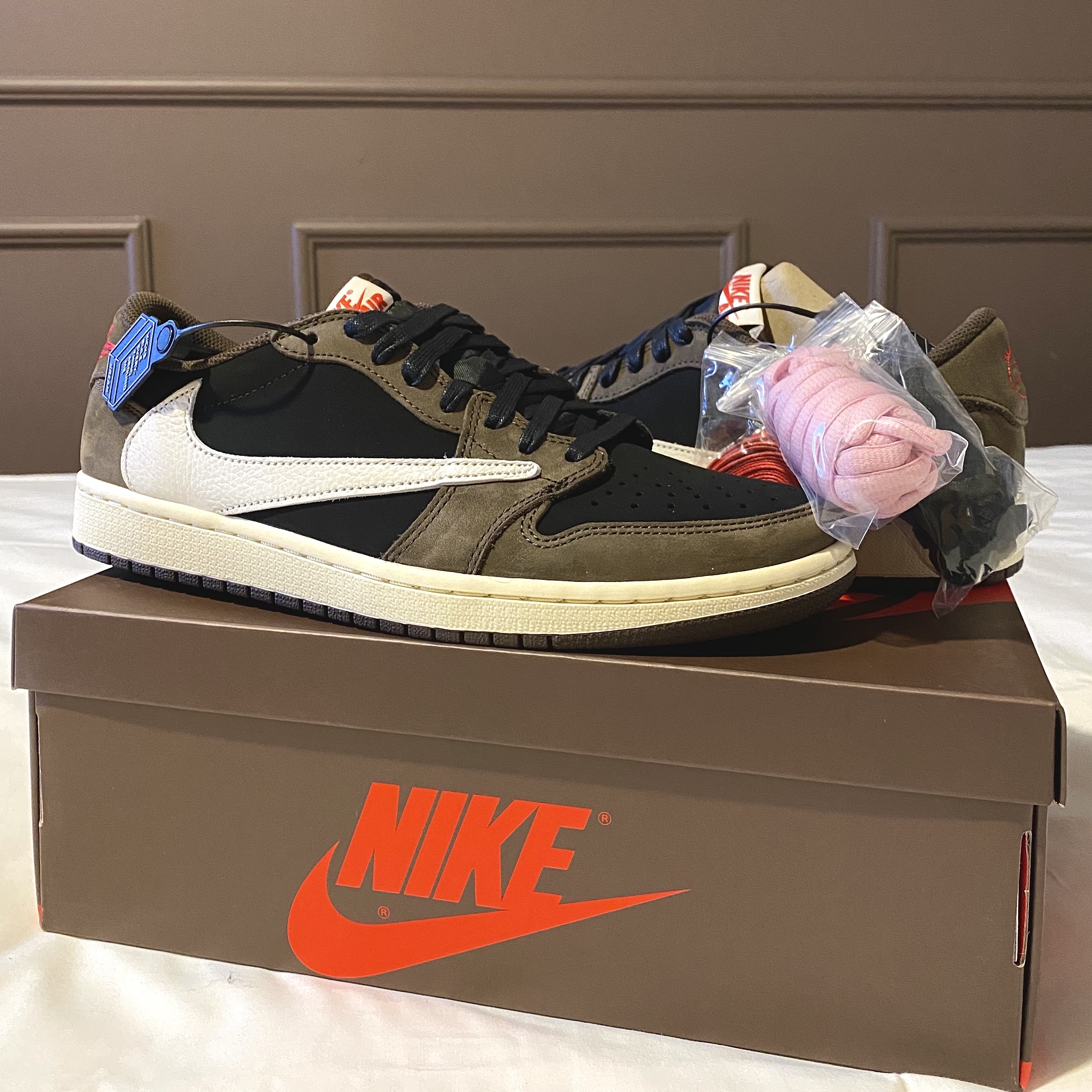 Jordan 1 x Travis Scott Retro Low OG SP Mocha 착용 스타일