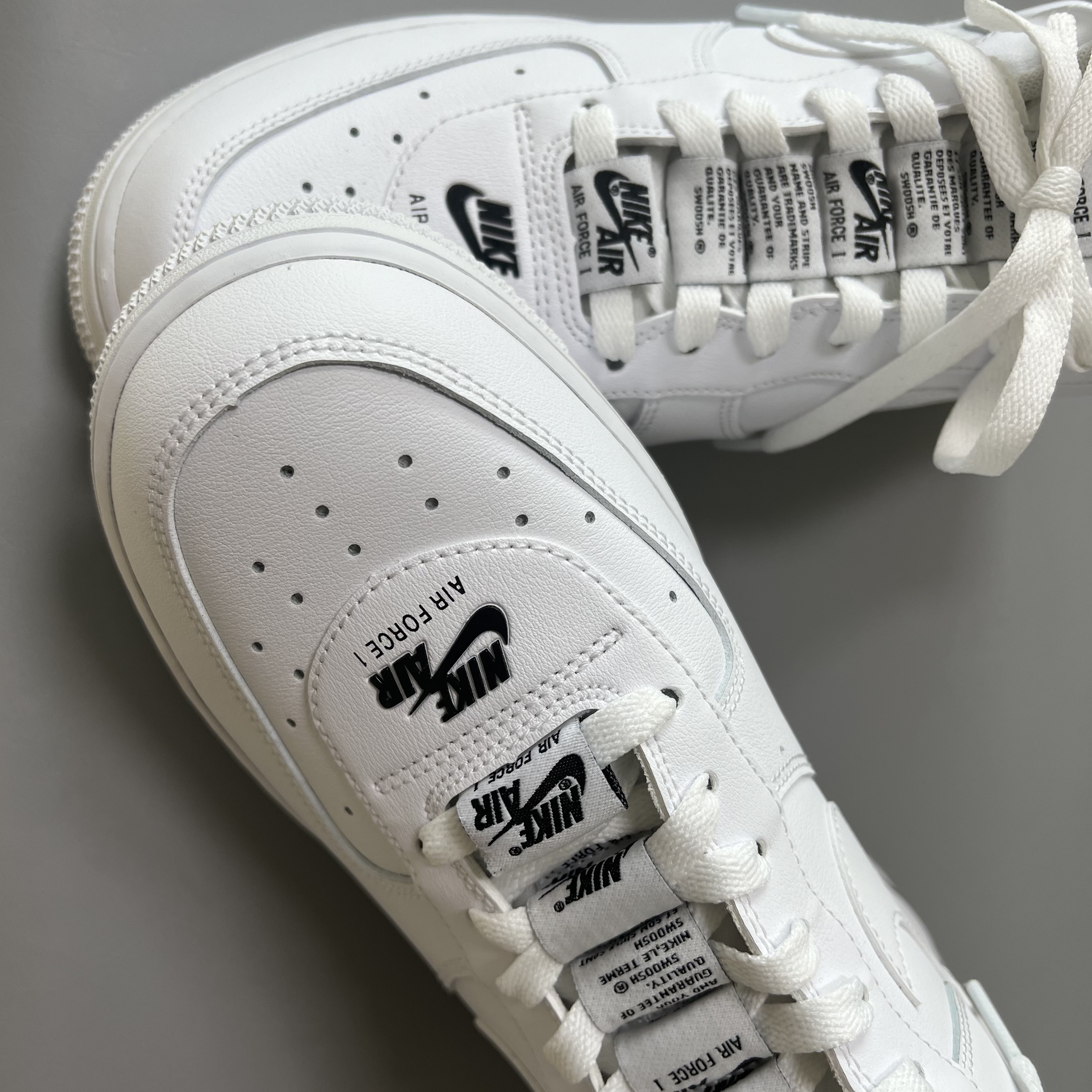 Nike Air Force 1 '07 Low Added Air White 착용 스타일 - 3