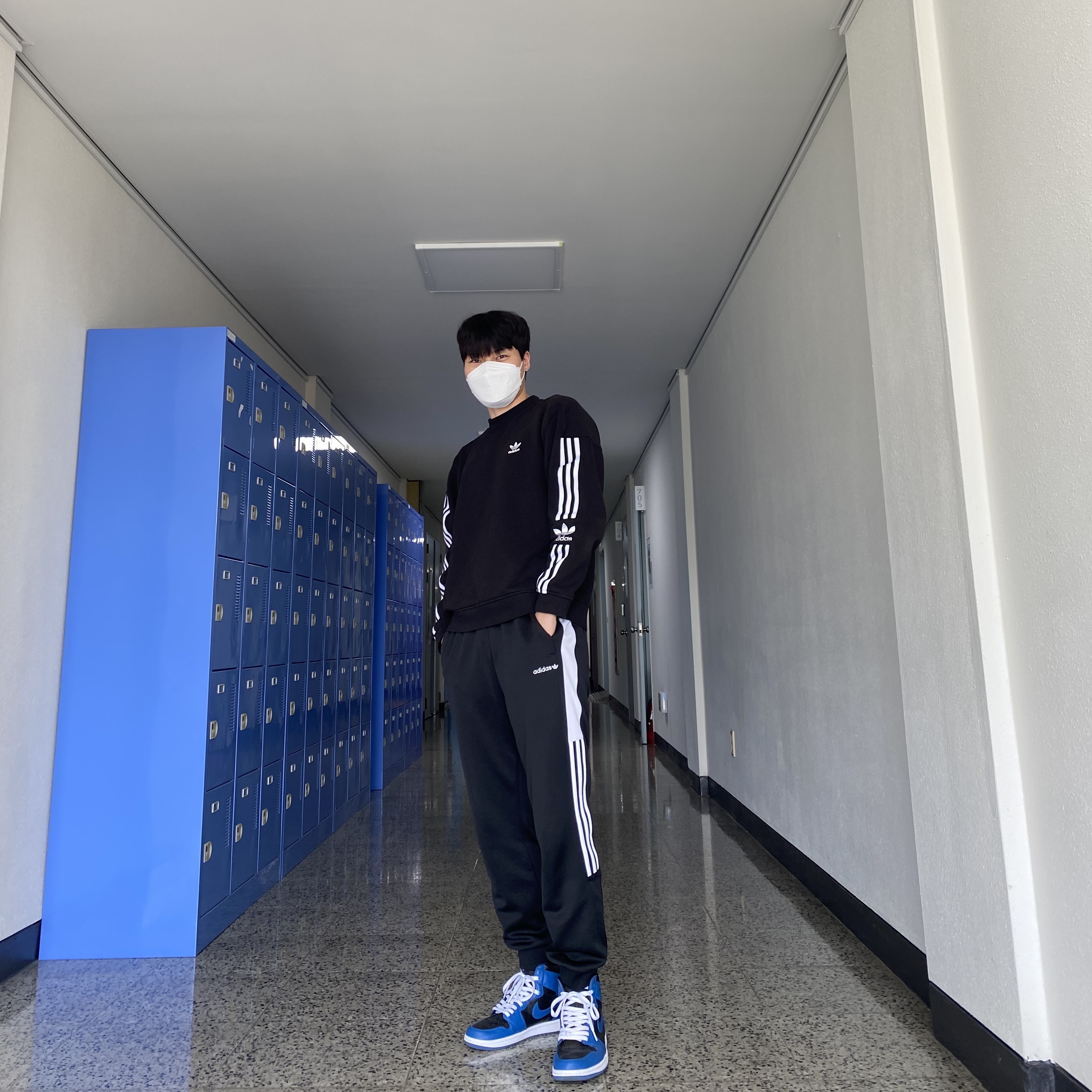 Jordan 1 Retro High OG Dark Marina Blue 착용 스타일