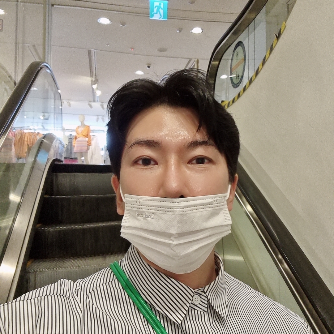 Nike x Sacai LDWaffle Green Multi, Bottega Veneta Mini Leather Loop Bag Parakeet 착용 스타일 - 4