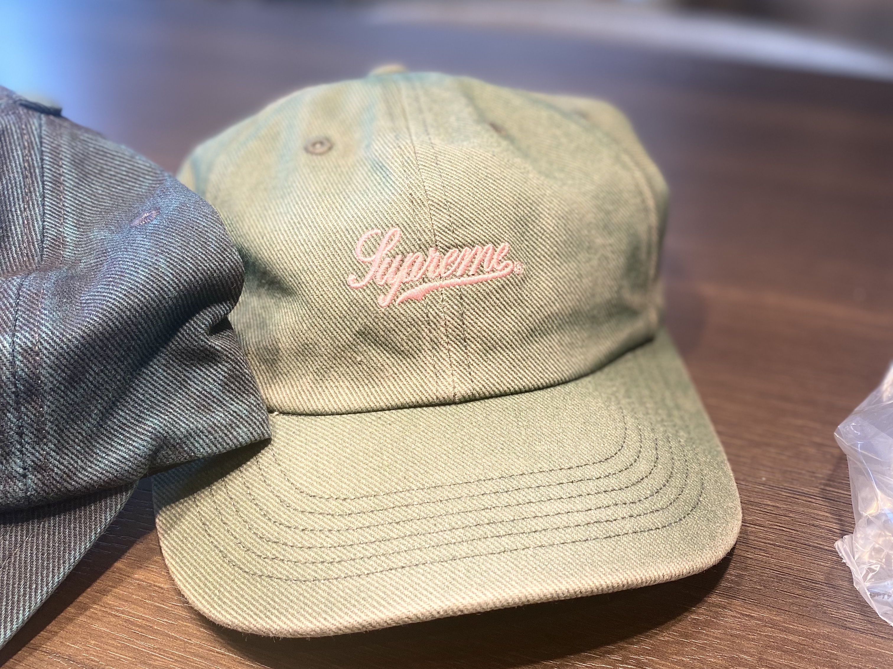 Supreme Washed Twill 6-Panel Blue - 22SS, Supreme Washed Twill 6-Panel Green - 22SS 착용 스타일 - 3