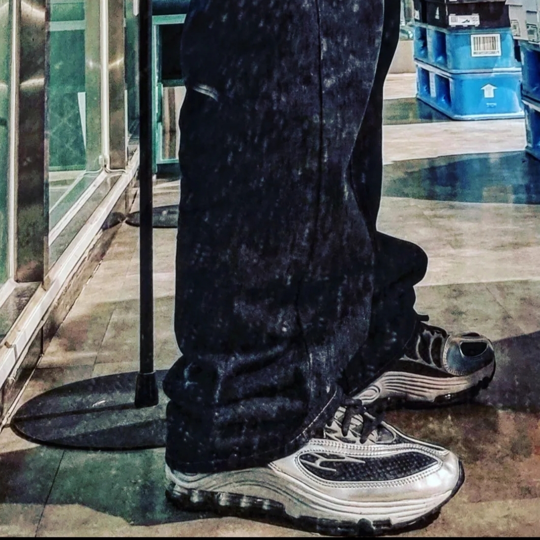 Nike Air Tuned Max Black Smoke Grey 착용 스타일 - 2