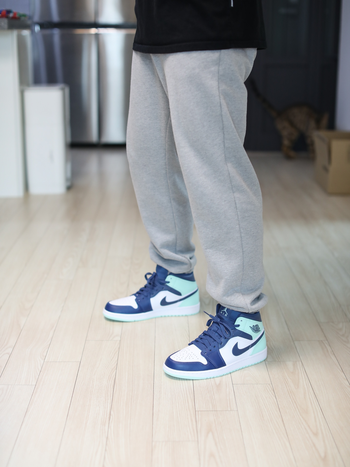 Jordan 1 Mid Blue Mint 착용 스타일 - 1