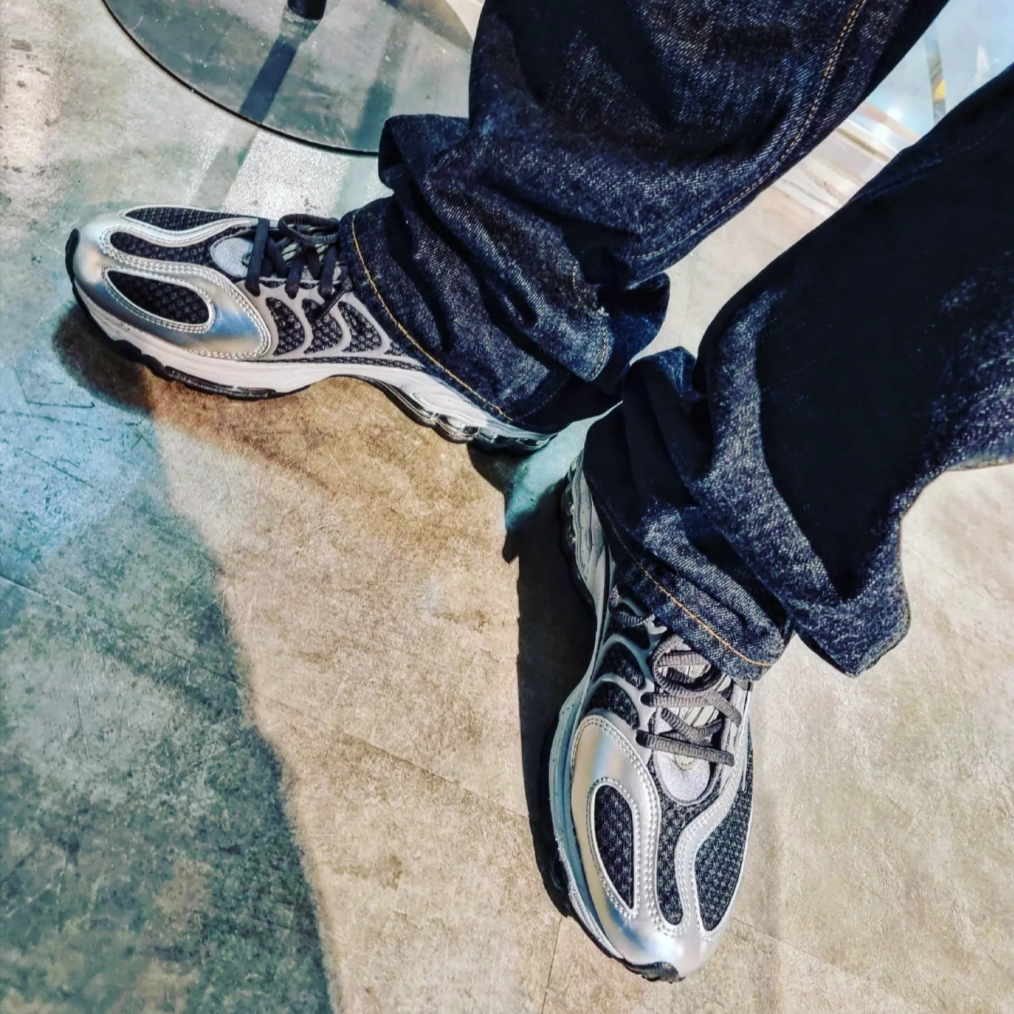 Nike Air Tuned Max Black Smoke Grey 착용 스타일 - 1