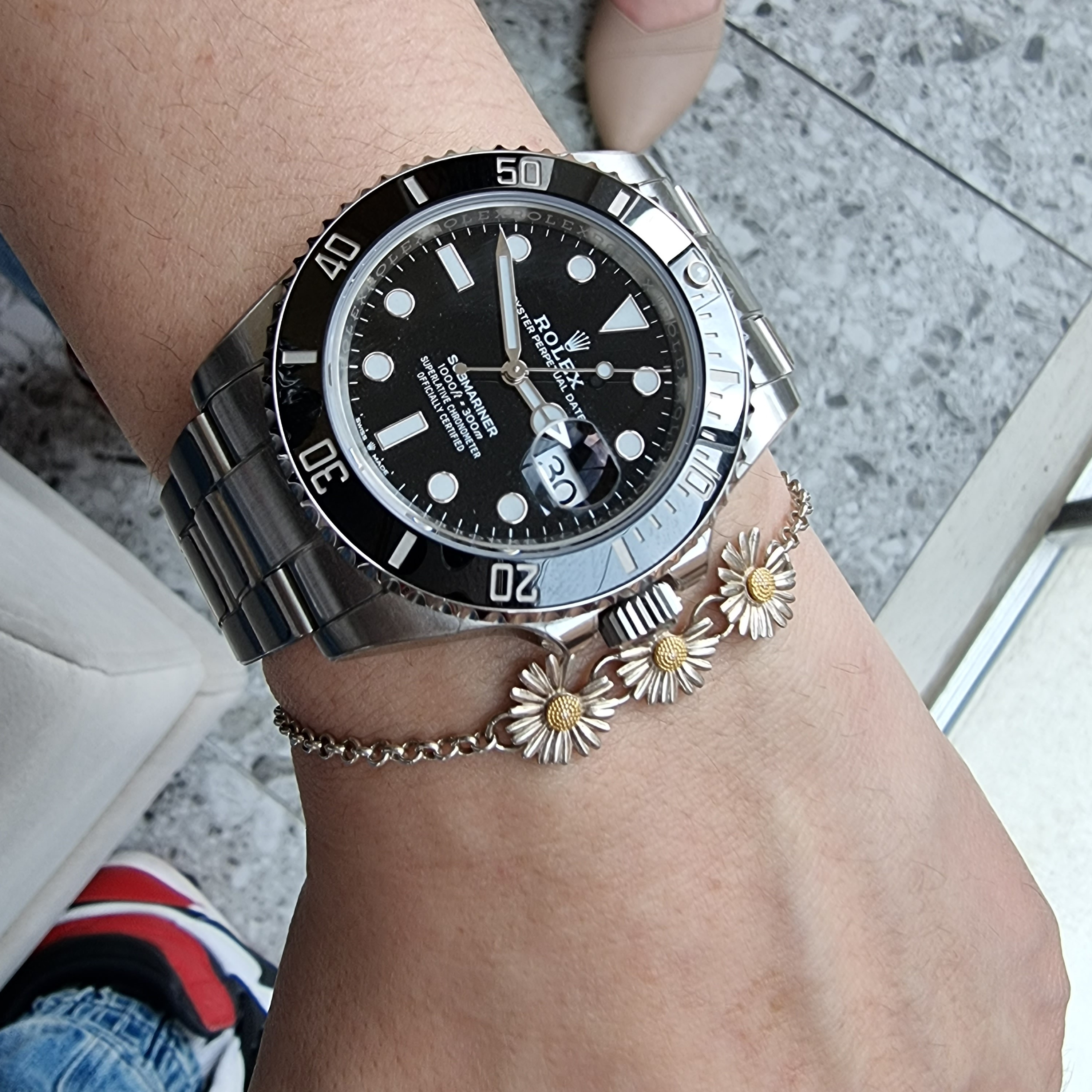Rolex Submariner Date 41mm 126610LN Black Oyster, Peaceminusone Daisy Bracelet #1 Silver 착용 스타일 - 1