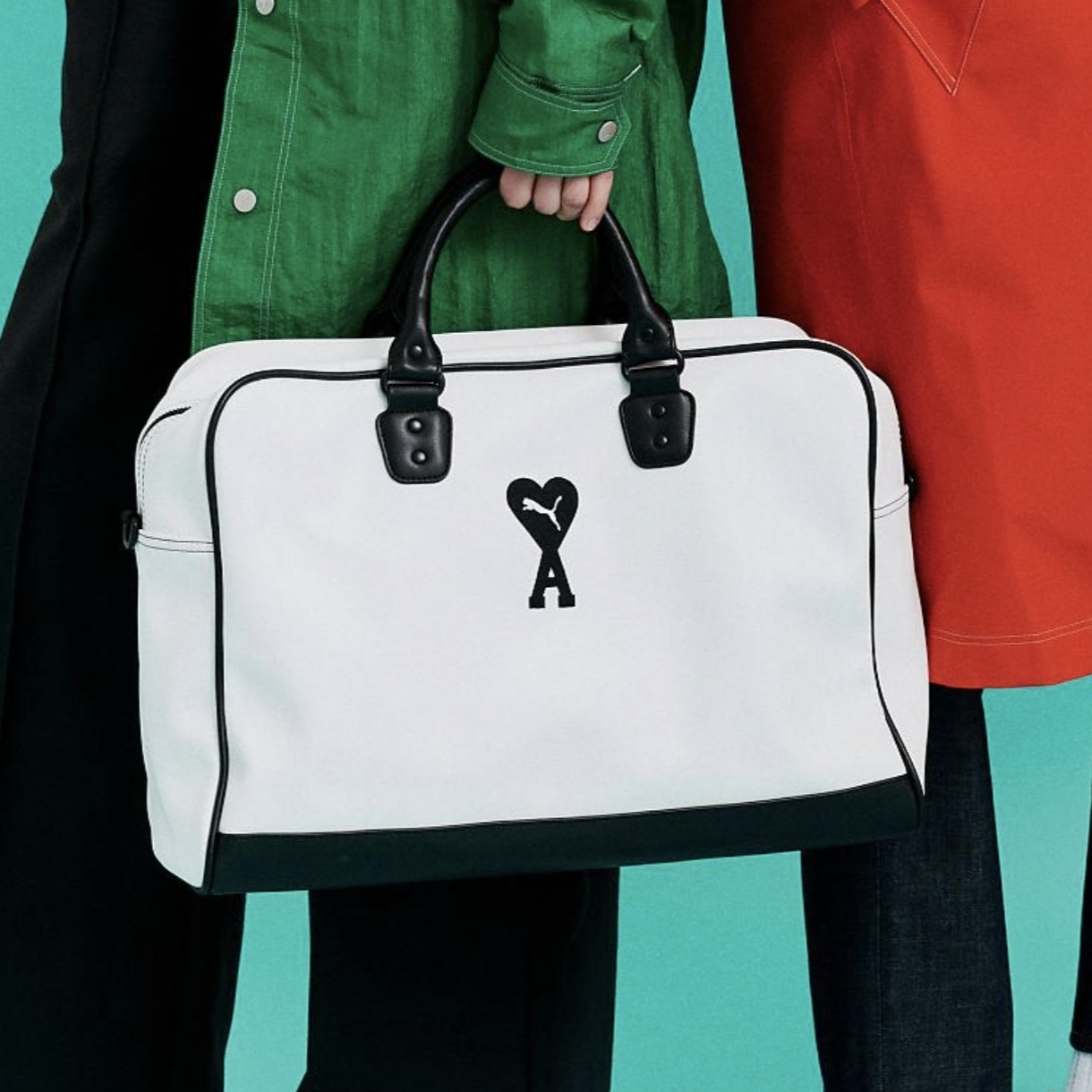 Puma x AMI Grip Bag White Black 착용 스타일