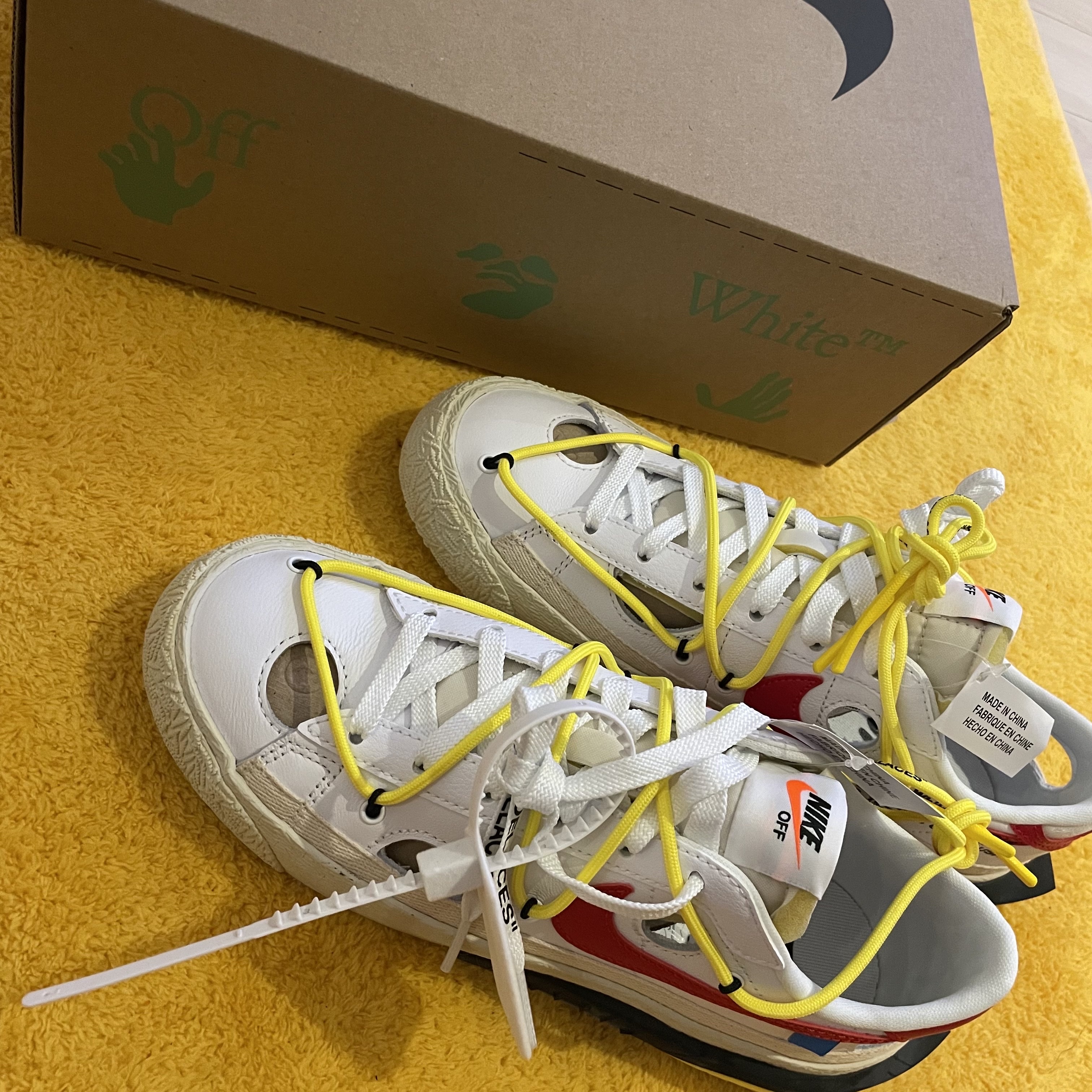Nike x Off-White Blazer Low '77 White and University Red 착용 스타일