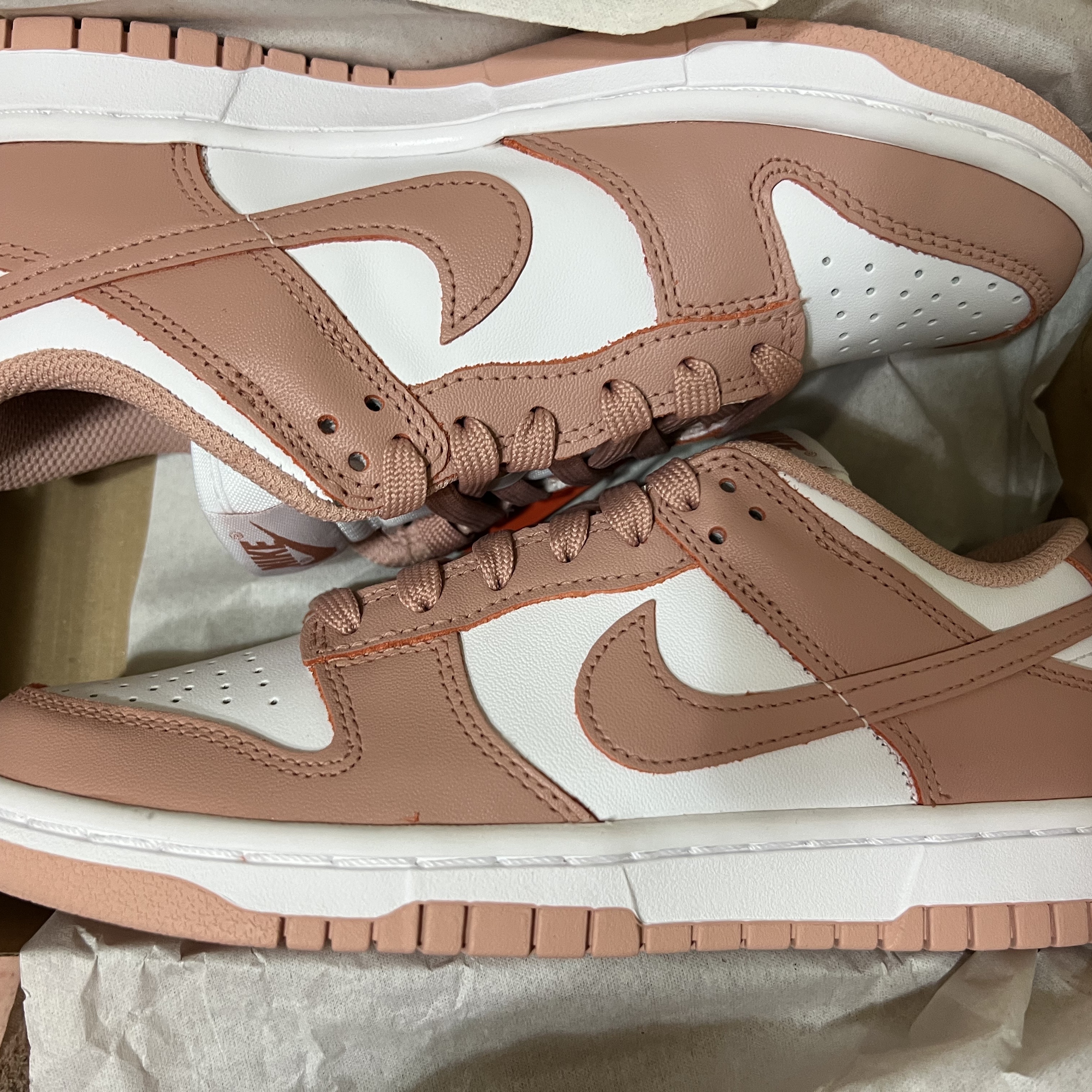 (W) Nike Dunk Low Rose Whisper 착용 스타일 - 2