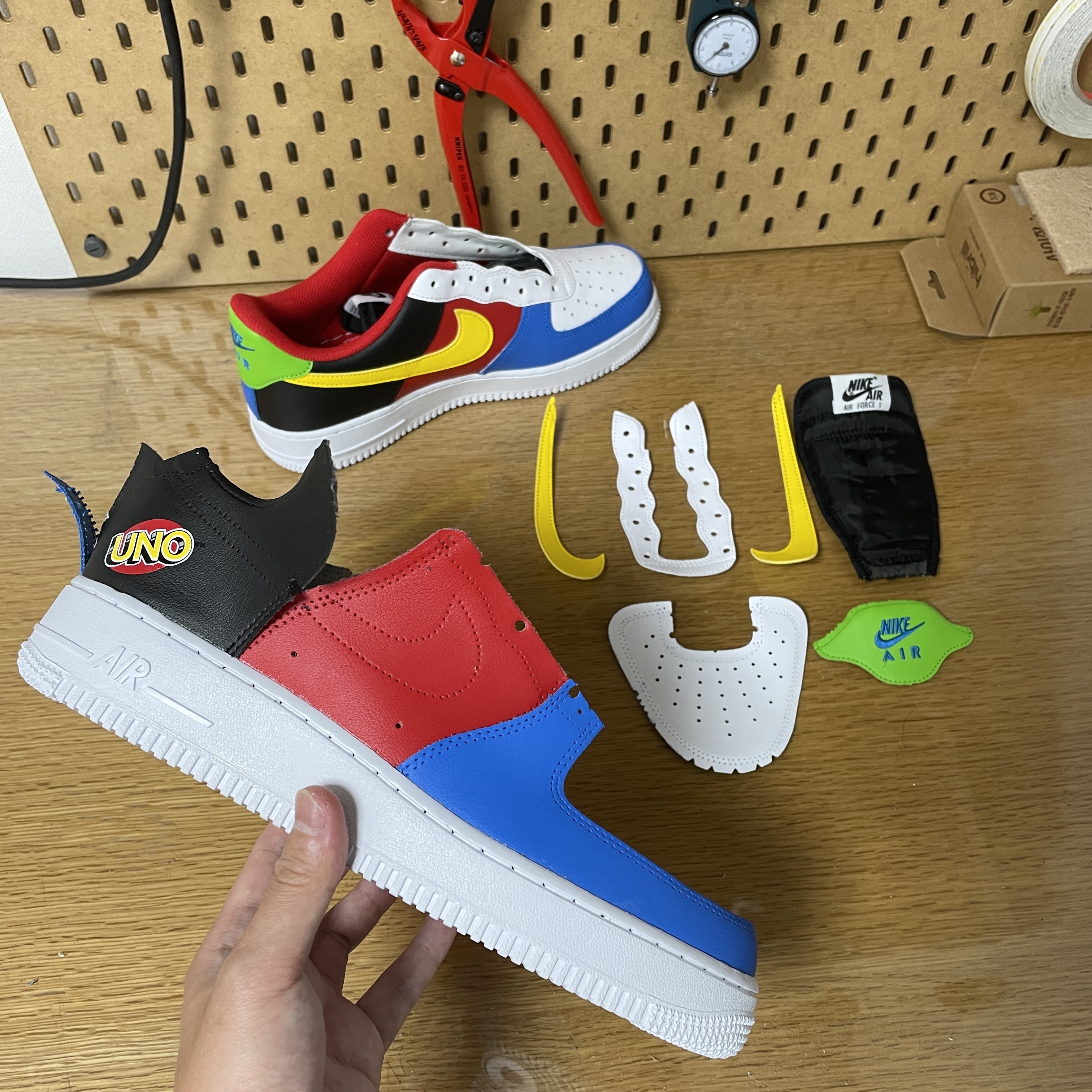Nike x UNO Air Force 1 '07 QS White Yellow Zest 착용 스타일 - 2