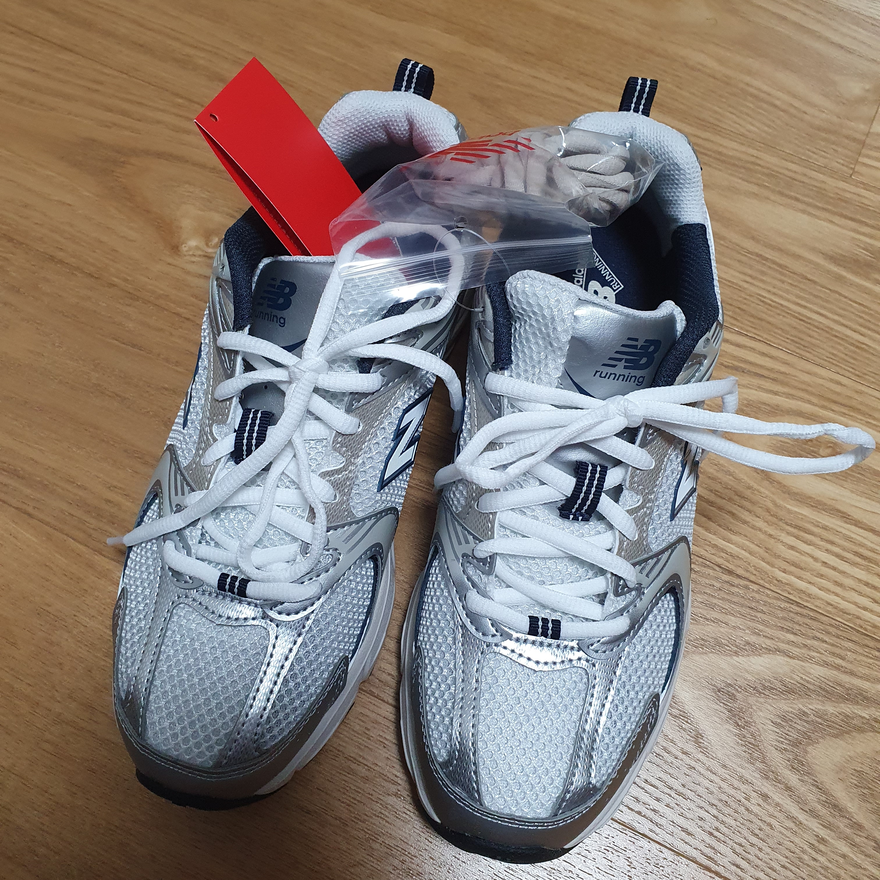 New Balance 530 Steel Grey 착용 스타일