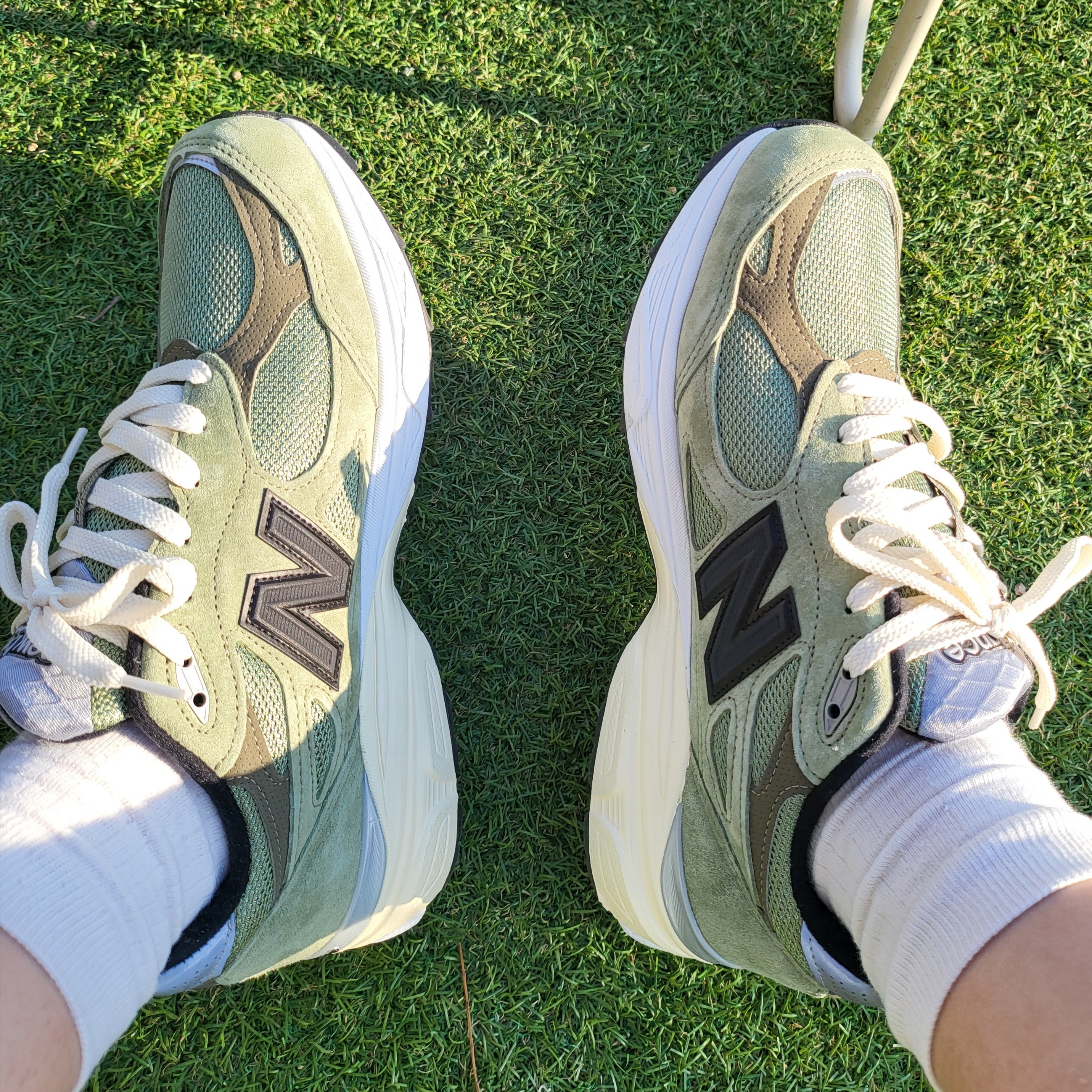 New Balance x JJJJound 990v3 Olive 착용 스타일 - 2