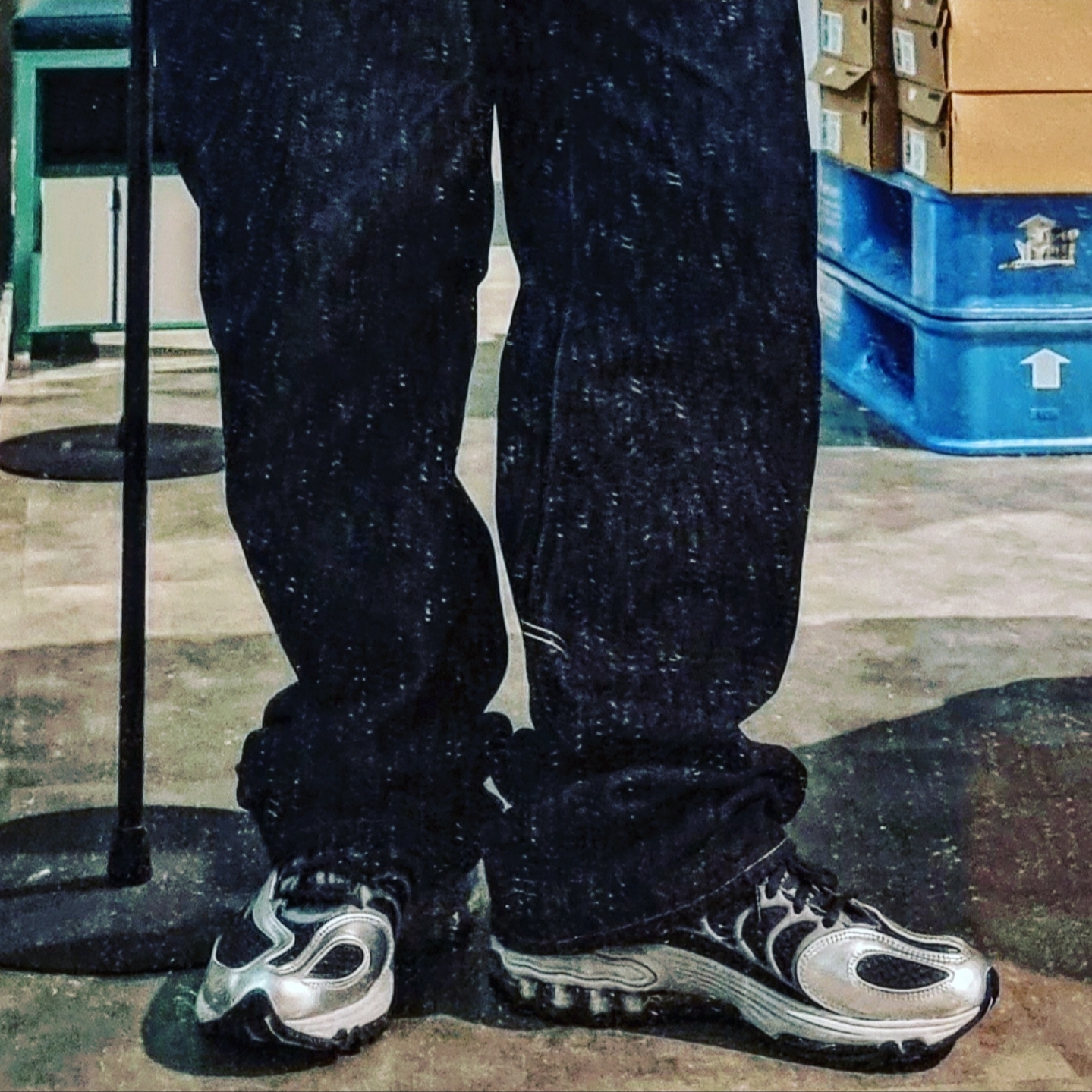 Nike Air Tuned Max Black Smoke Grey 착용 스타일 - 3