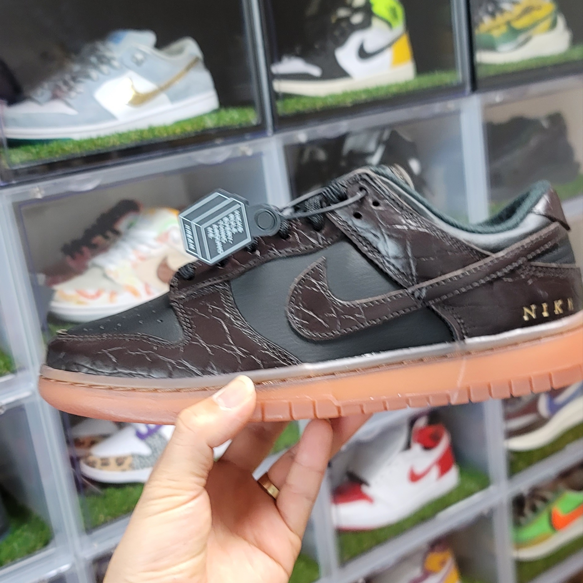 Nike Dunk Low SE Velvet Brown and Black, Nike Dunk Low Retro SE Barber Shop Black 착용 스타일 - 1