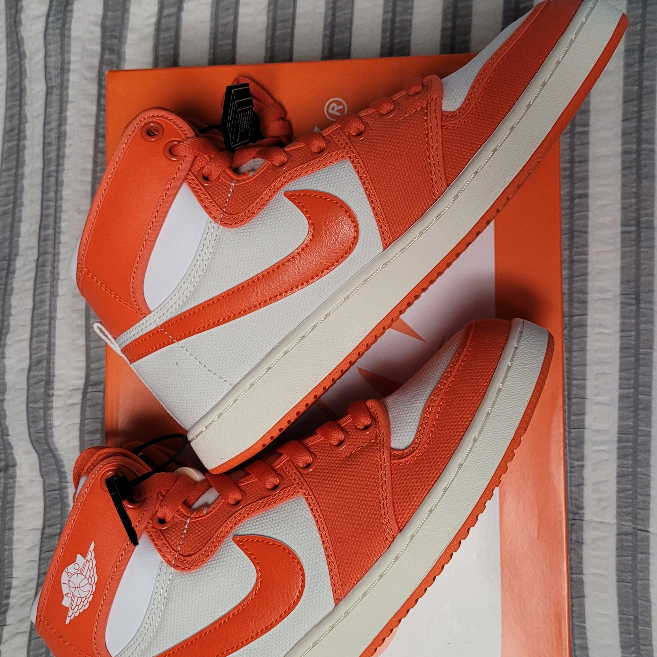 Jordan 1 KO Rush Orange 착용 스타일 - 2