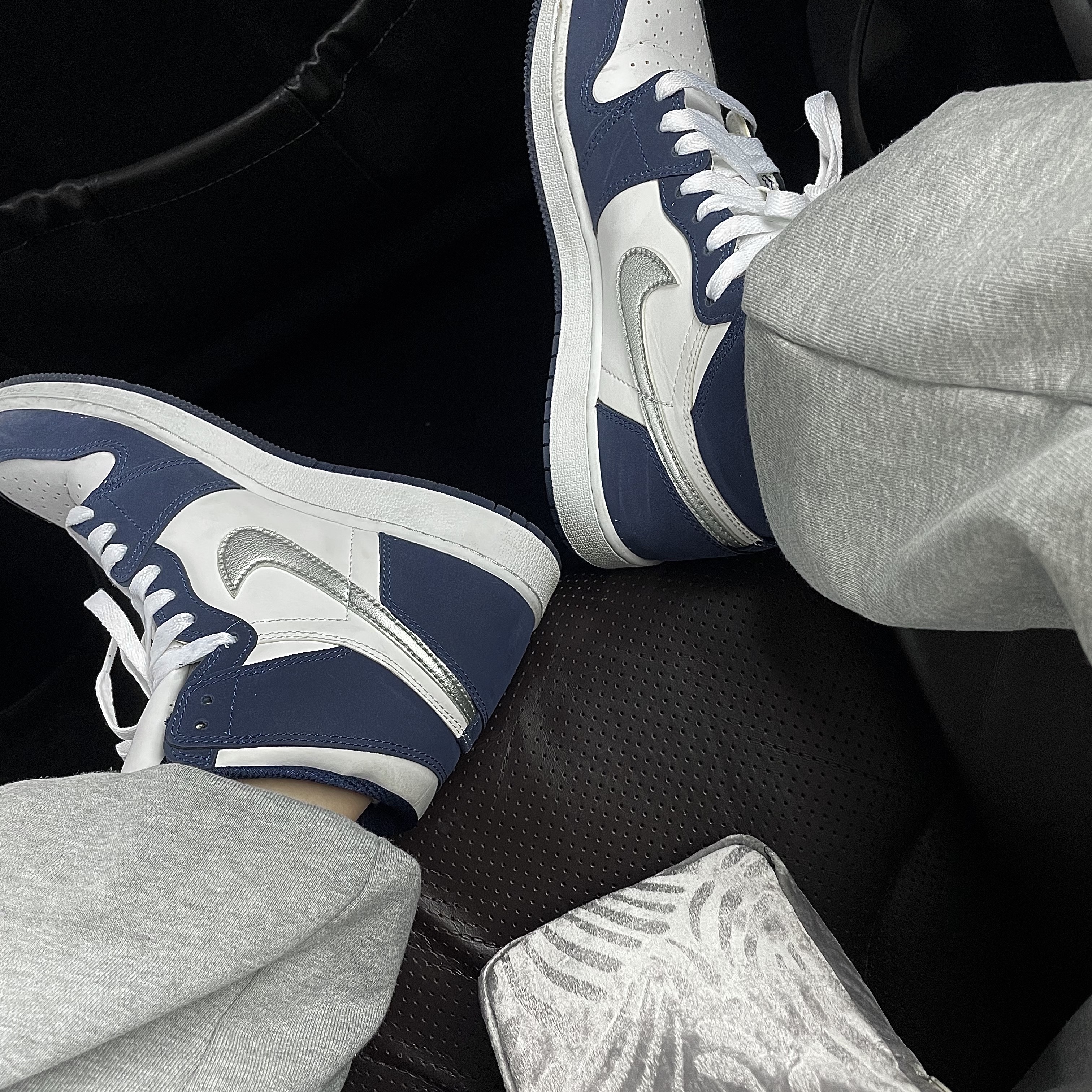 Jordan 1 Retro High OG CO.JP Midnight Navy 착용 스타일