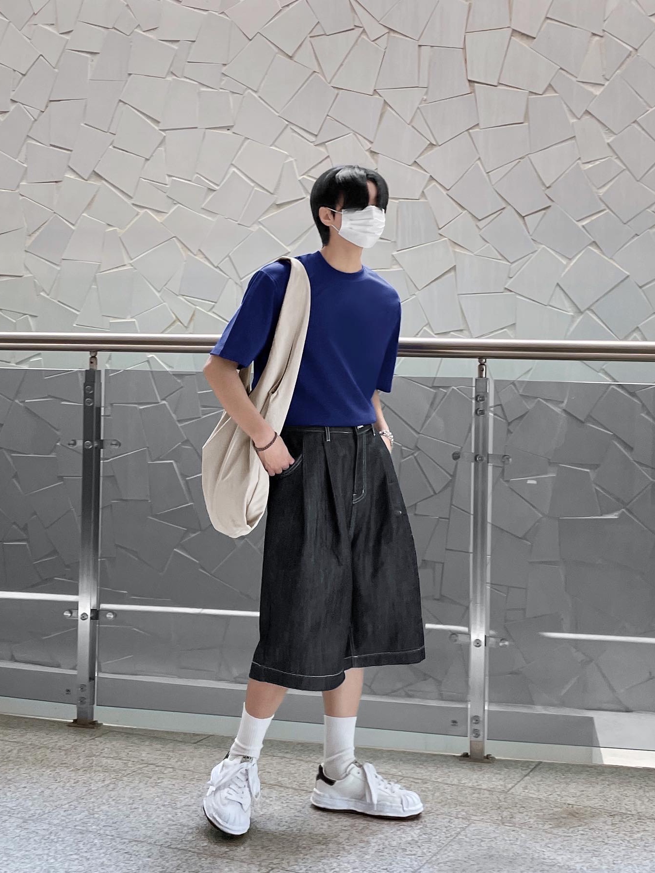 Maison Mihara Yasuhiro Blakey OG Sole Leather Low-top Sneakers White 착용 스타일 - 1