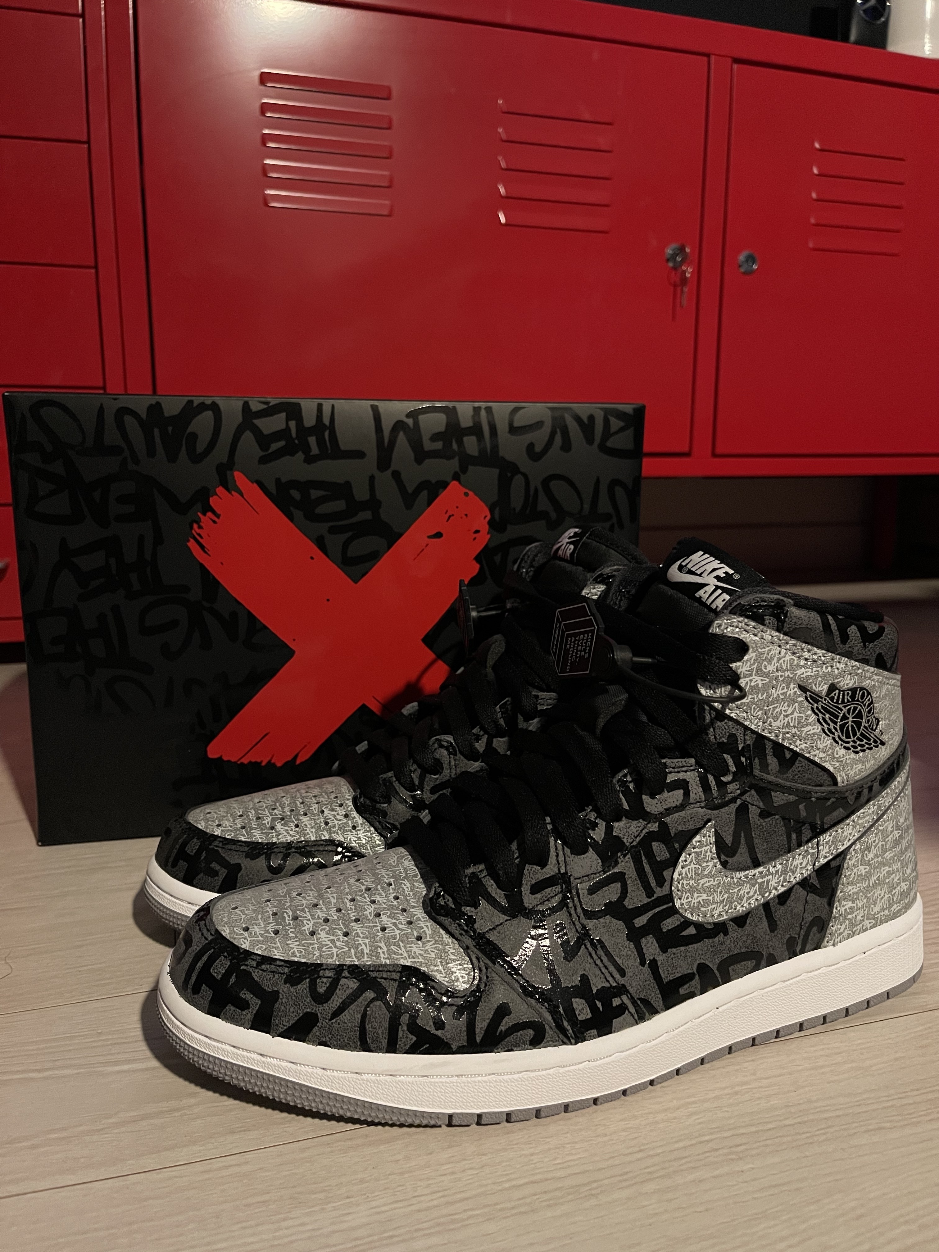 Jordan 1 Retro High OG Rebellionaire 착용 스타일 - 1