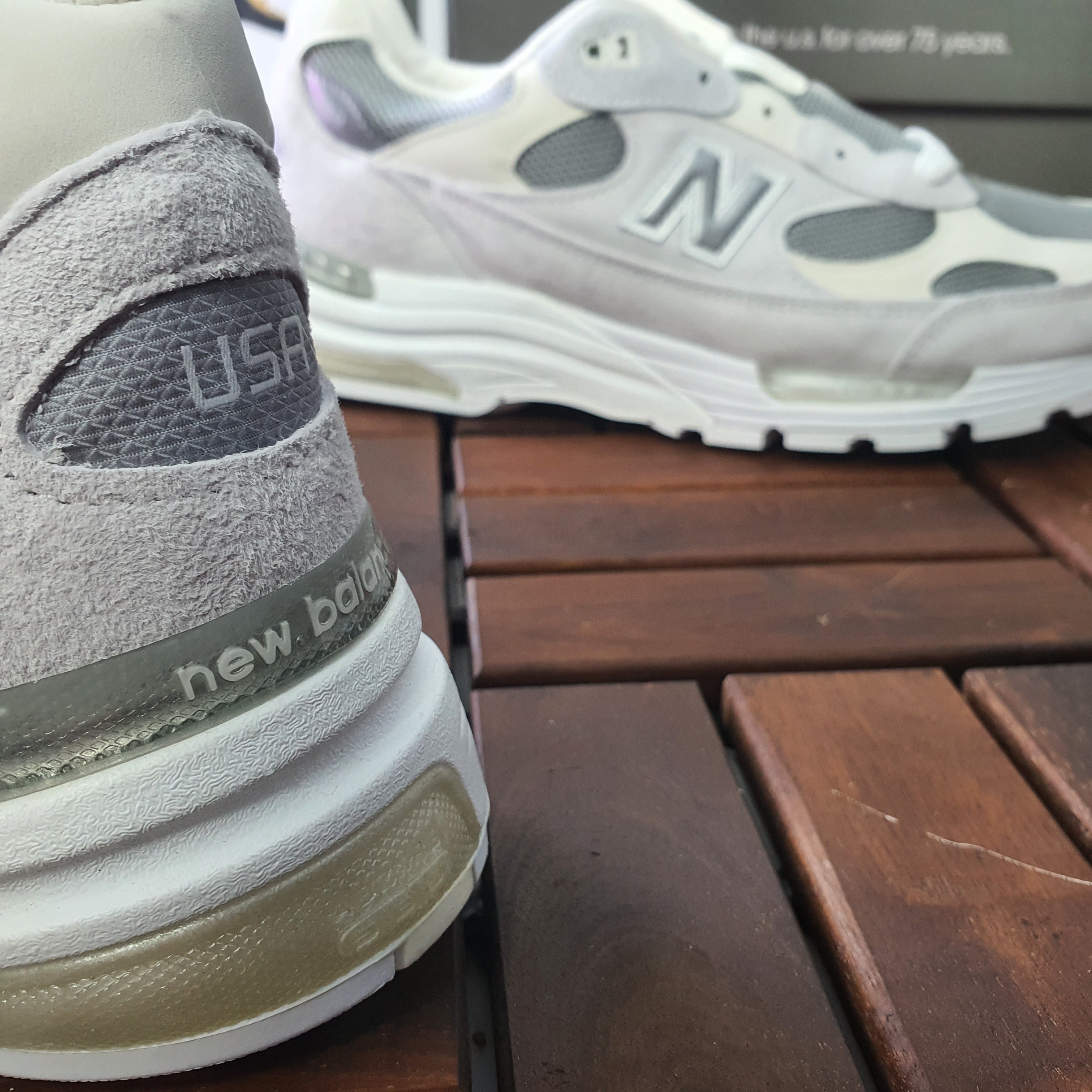 New Balance 992 Made in USA White Silver 착용 스타일 - 2