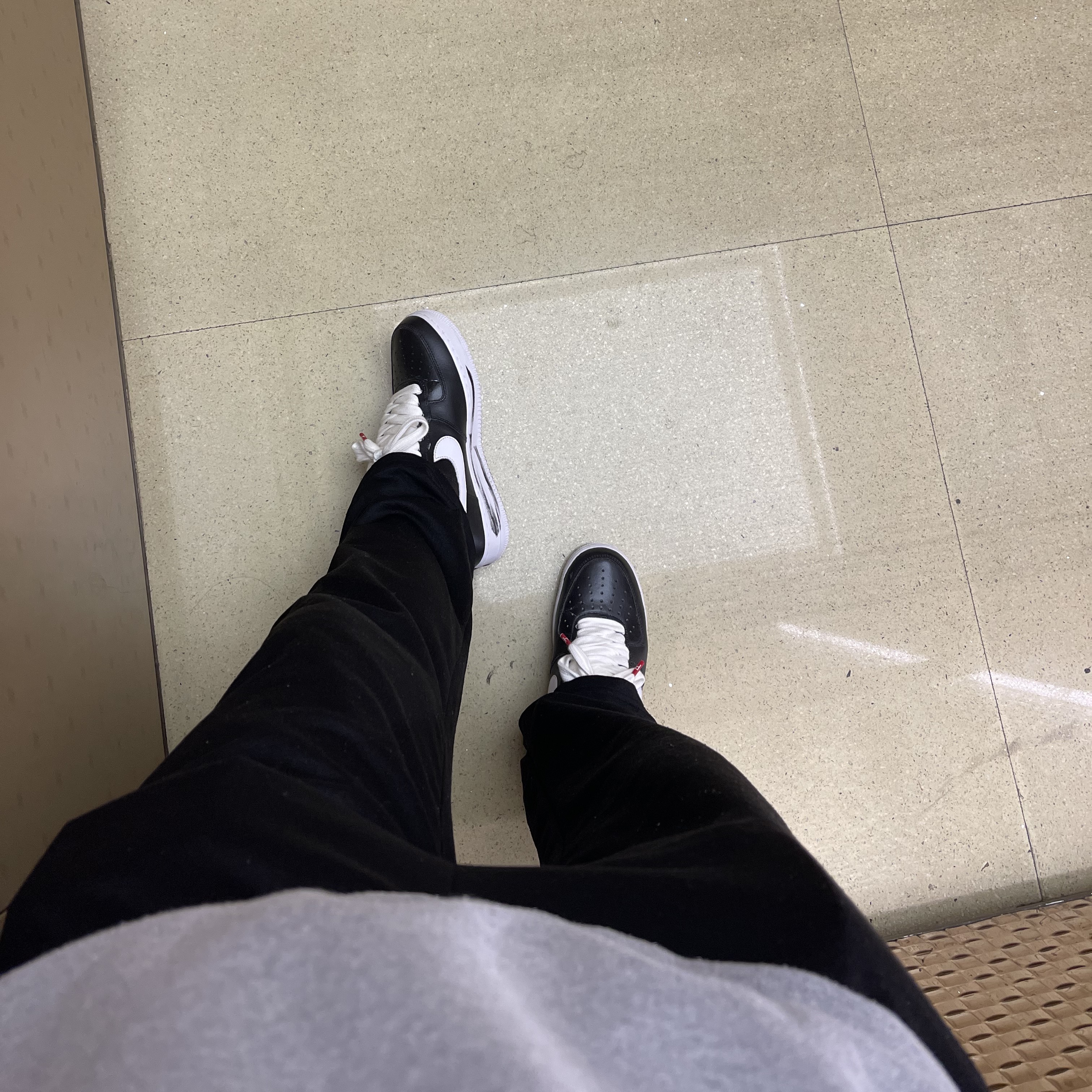 Nike x Peaceminusone Air Force 1 Low Para-Noise 착용 스타일