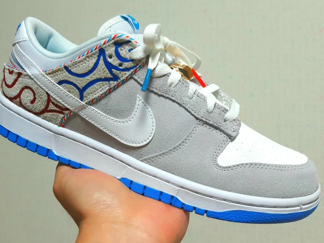 Nike Dunk Low Retro SE Barber Shop Grey 착용 스타일 - 1