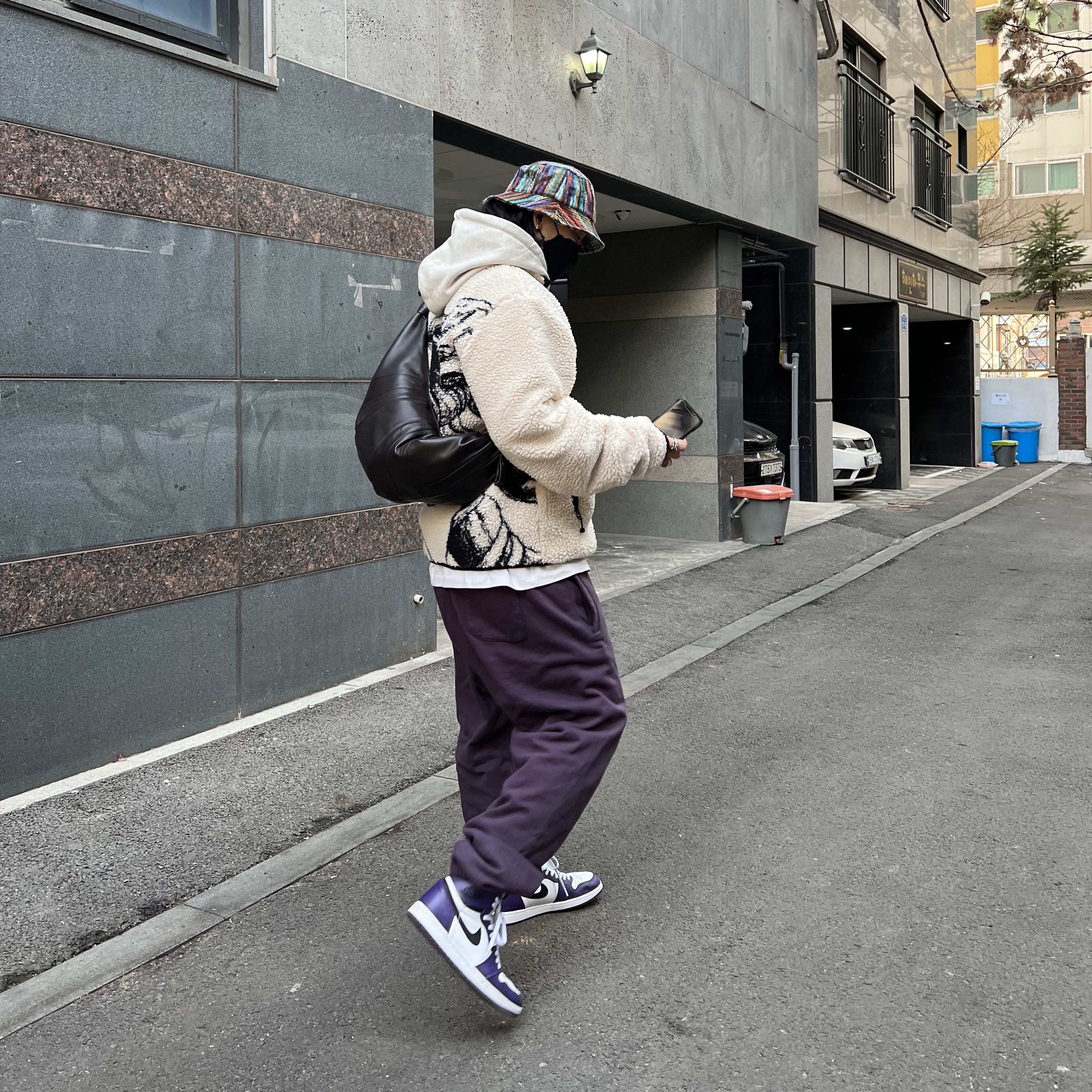 Jordan 1 Retro High OG Court Purple 2020, Stussy Venus Jacquard Sherpa Jacket Natural 착용 스타일 - 2