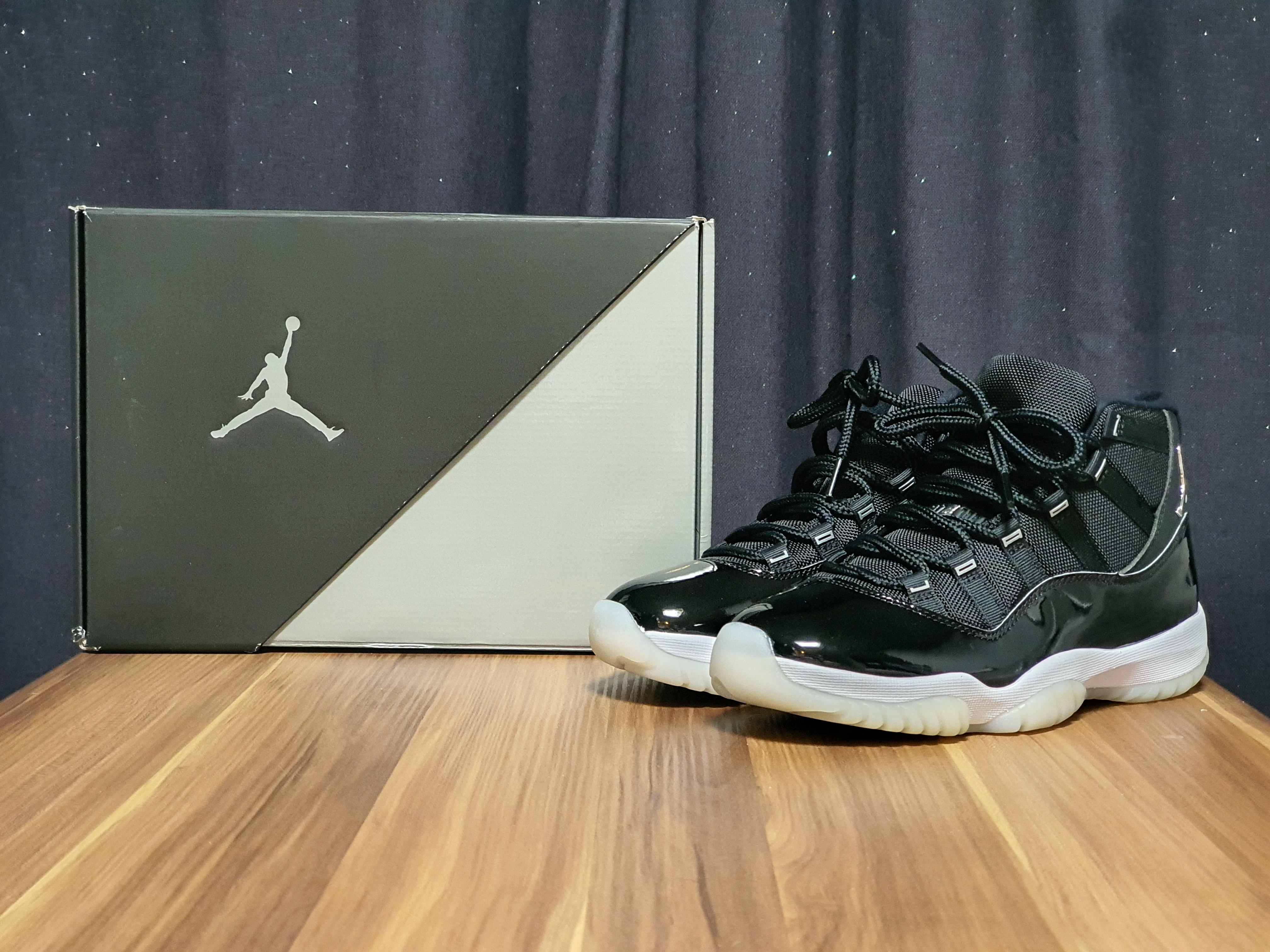 (W) Jordan 11 Retro Jubilee 착용 스타일 - 2
