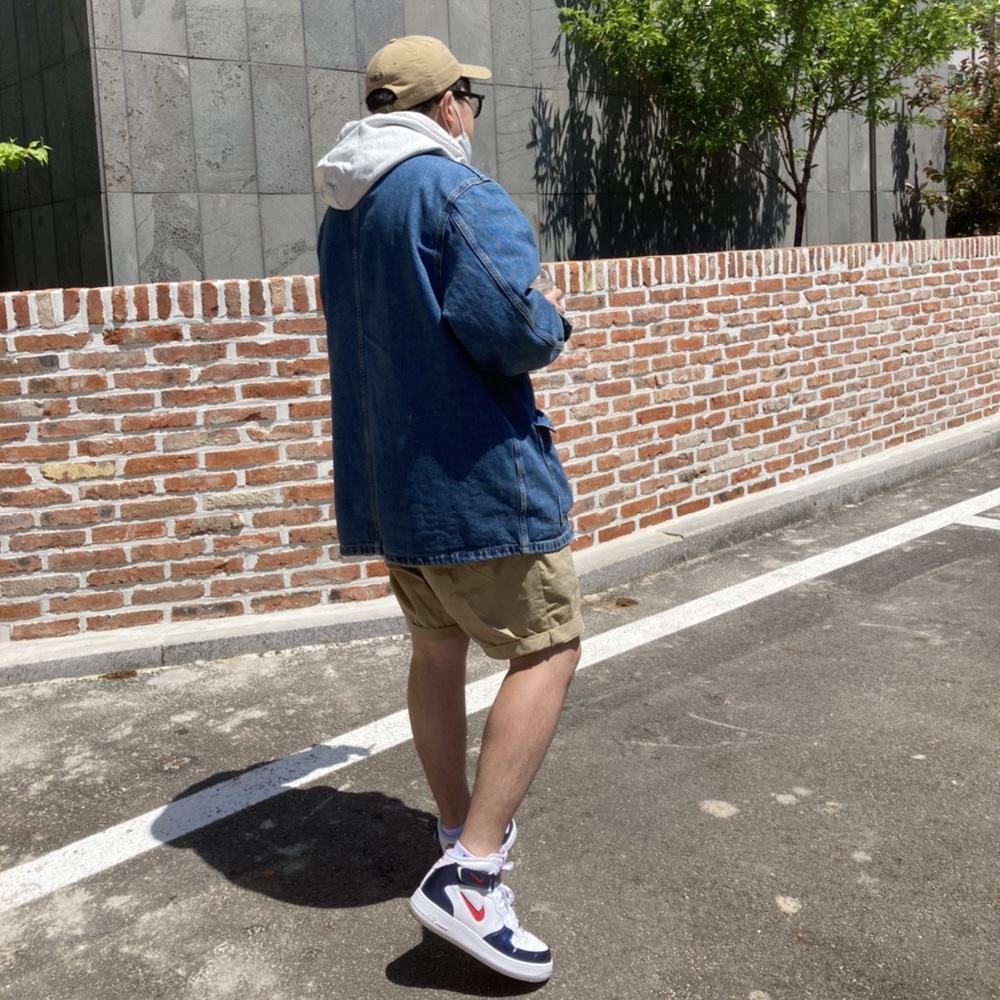 Nike Air Force 1 Mid QS University Red and Midnight Navy 착용 스타일 - 1