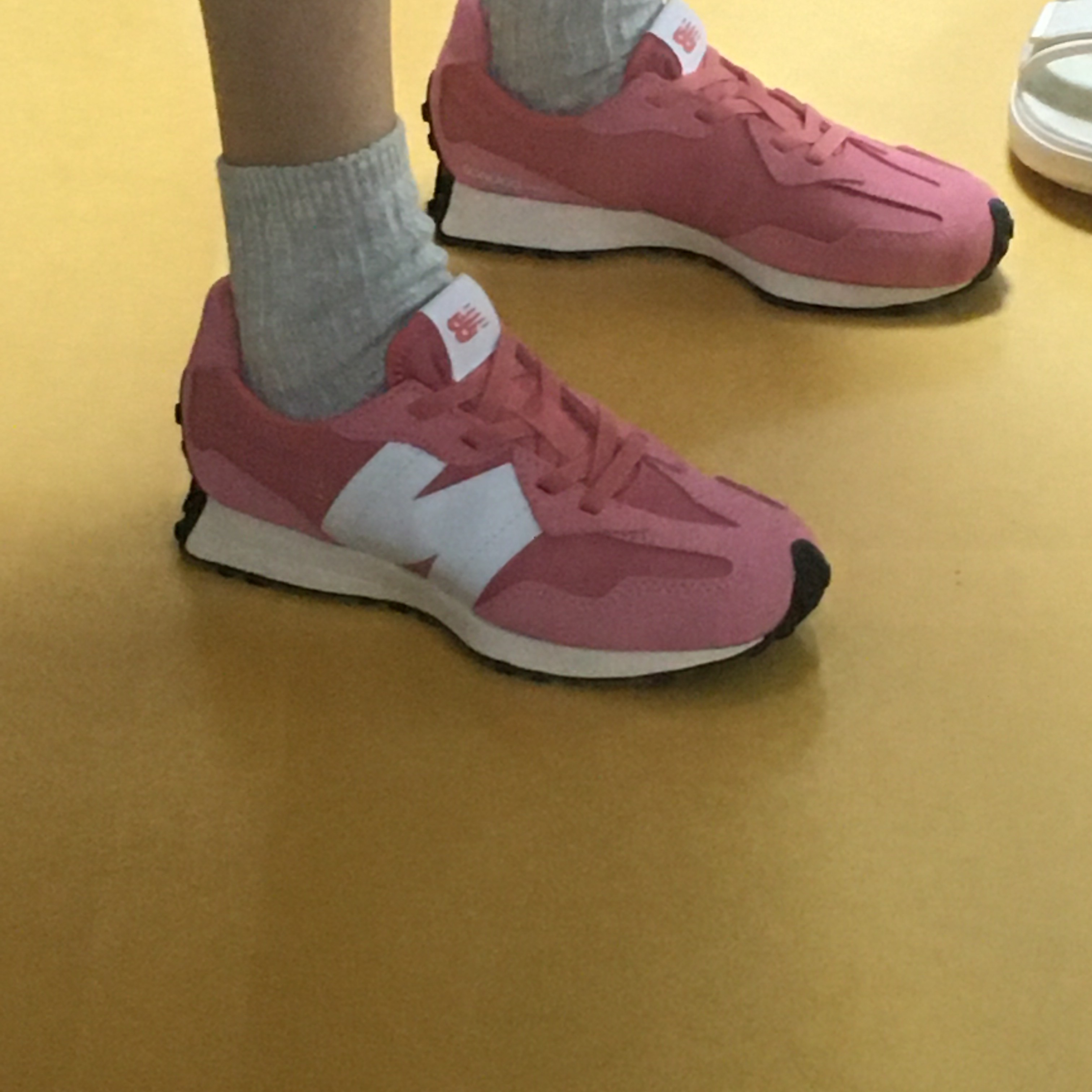 (PS) New Balance 327 Pink - W Wide 착용 스타일 - 4