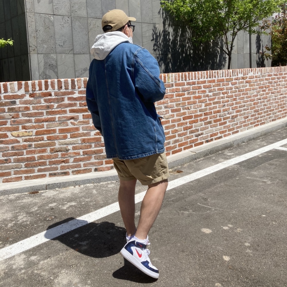 Nike Air Force 1 Mid QS University Red and Midnight Navy 착용 스타일 - 2