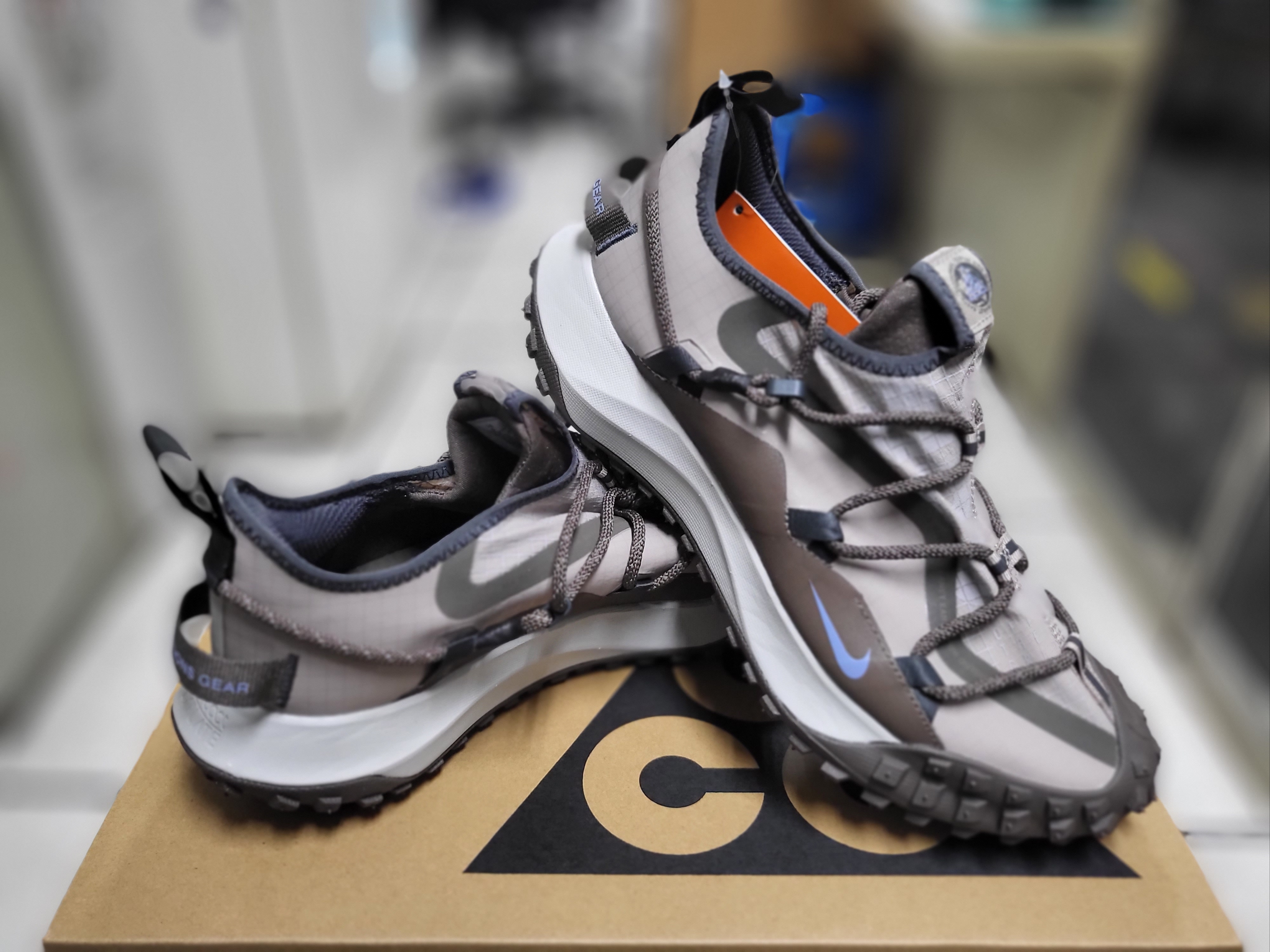 Nike ACG Mountain Fly Low Ironstone 착용 스타일