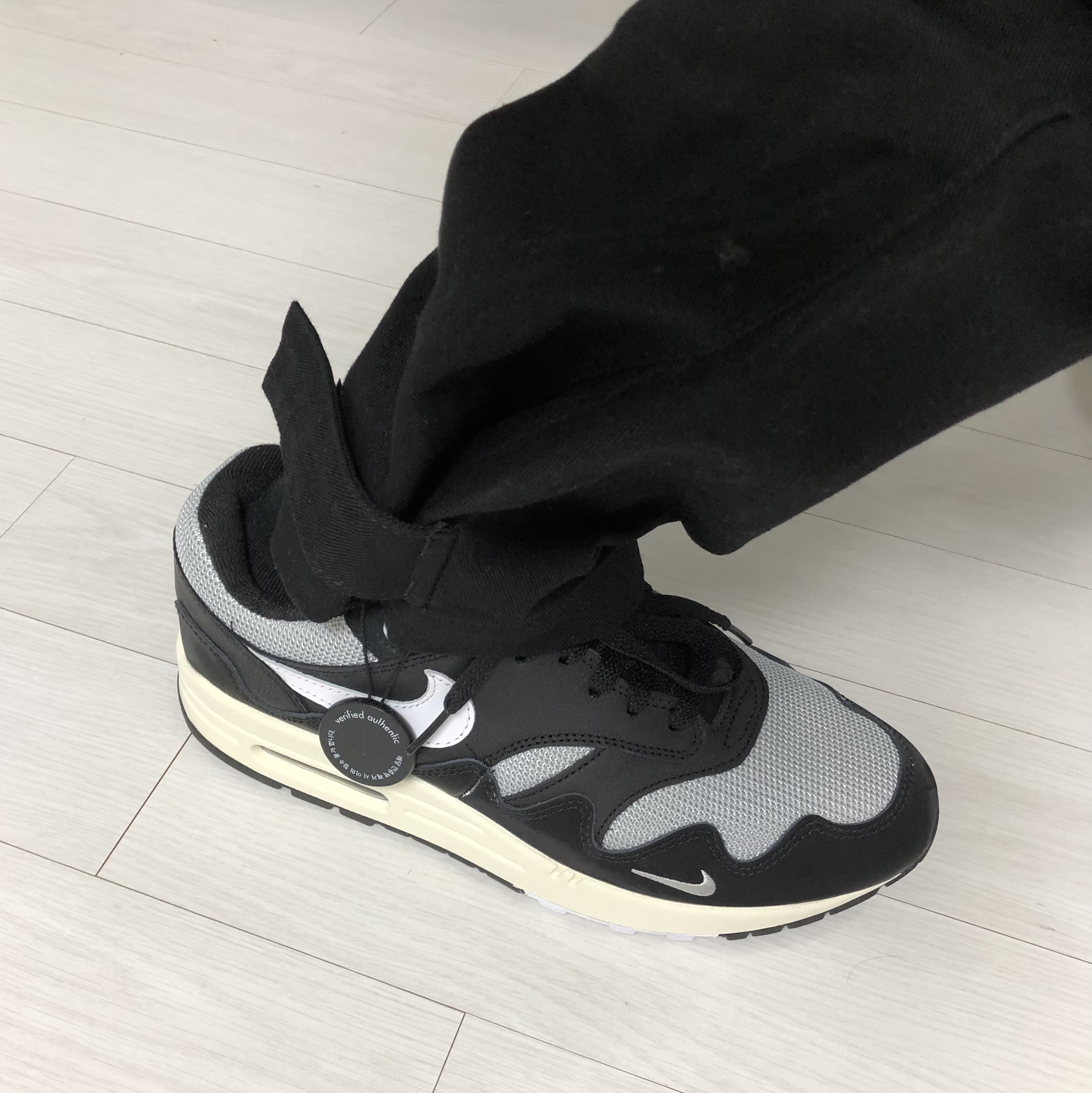 Nike x Patta Air Max 1 Black 착용 스타일