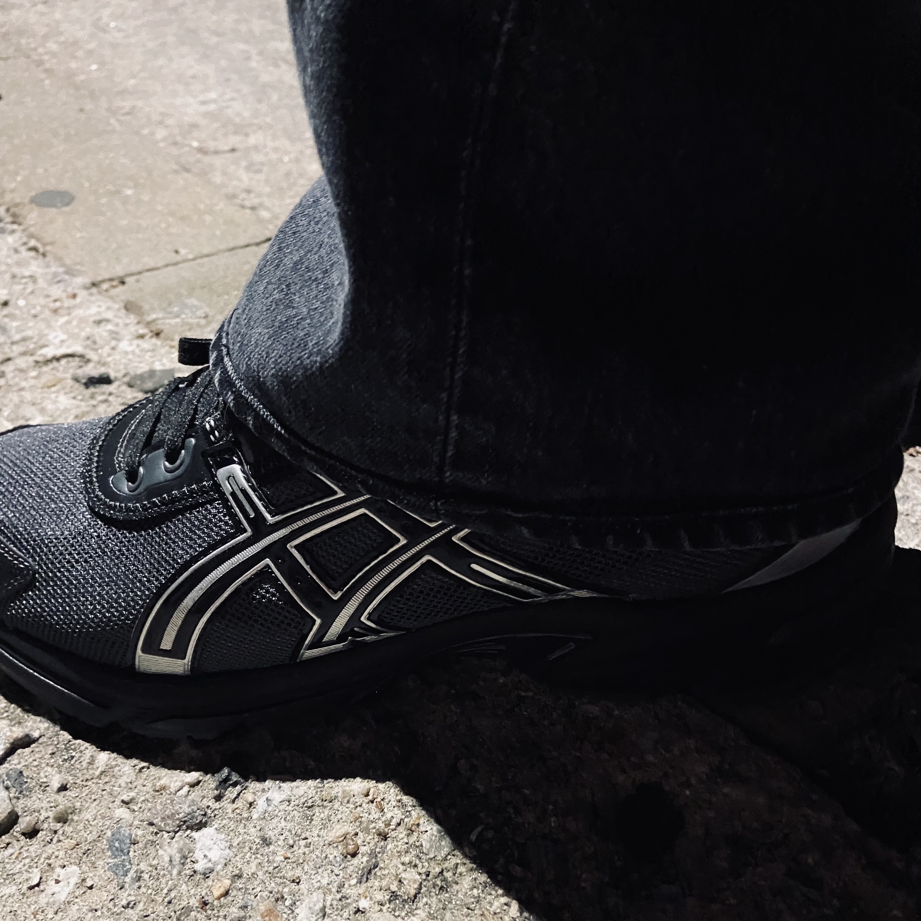 Asics UB2-S Gel-1130 Asphalt Pure Silver, Our Legacy Third Cut Supergrey Wash 착용 스타일