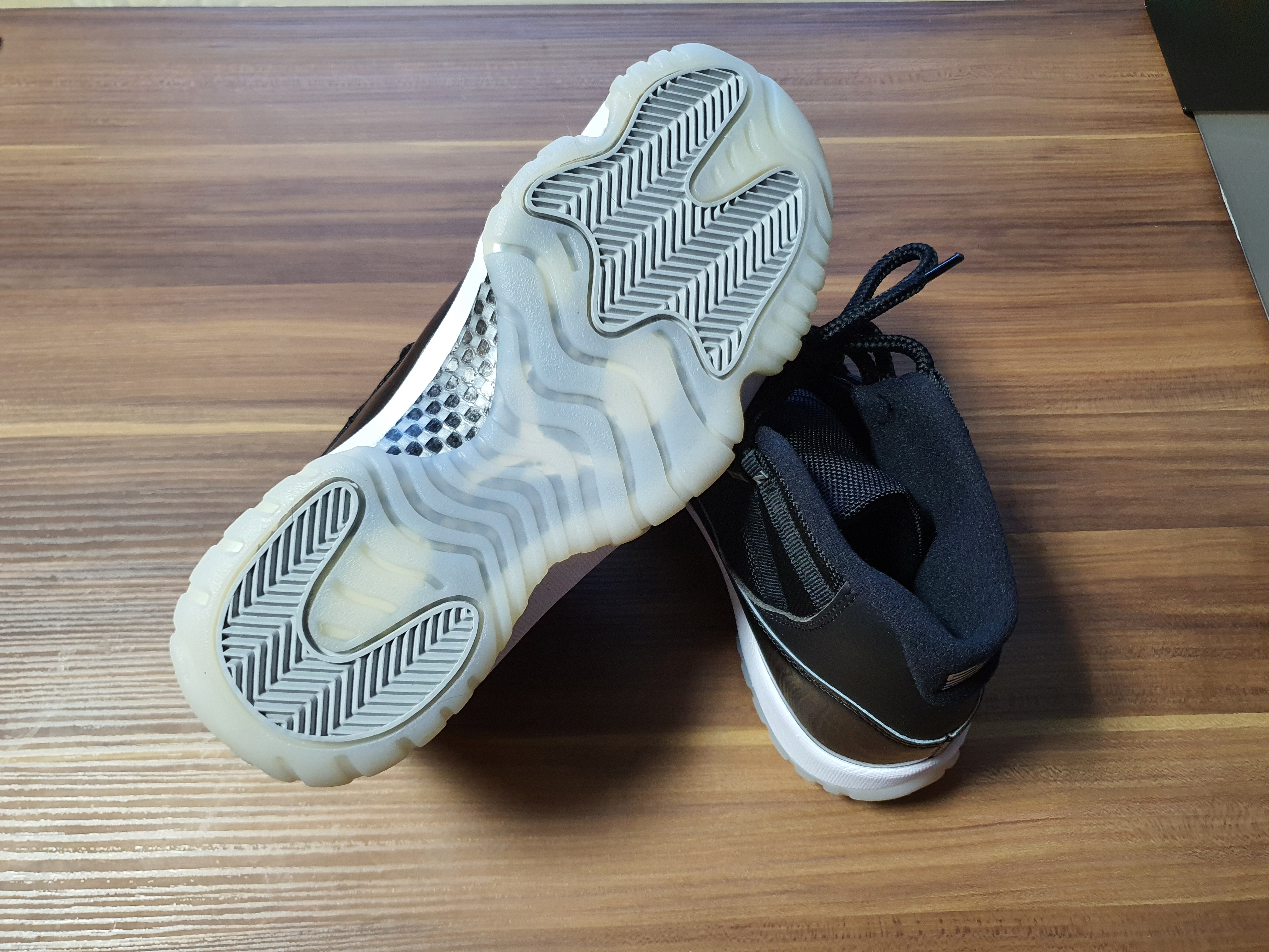 (W) Jordan 11 Retro Jubilee 착용 스타일 - 5