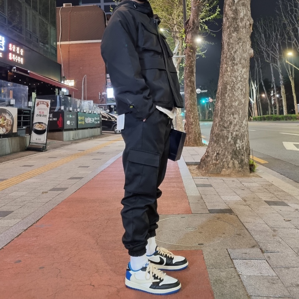 Jordan 1 x Travis Scott x Fragment Retro Low OG SP Military Blue 착용 스타일