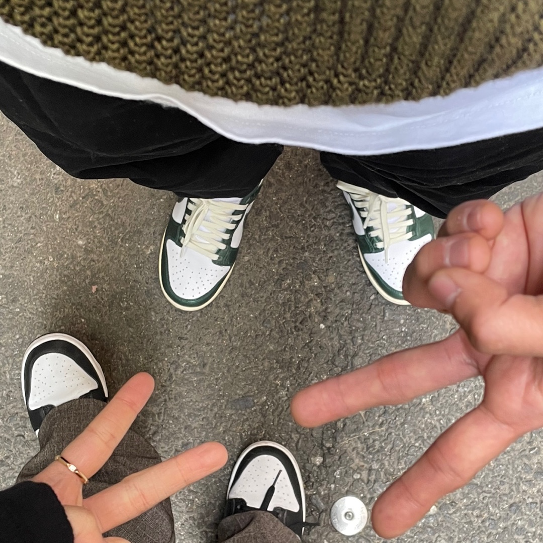 (W) Nike Dunk Low Black, (W) Nike Dunk Low Vintage Green 착용 스타일 - 1