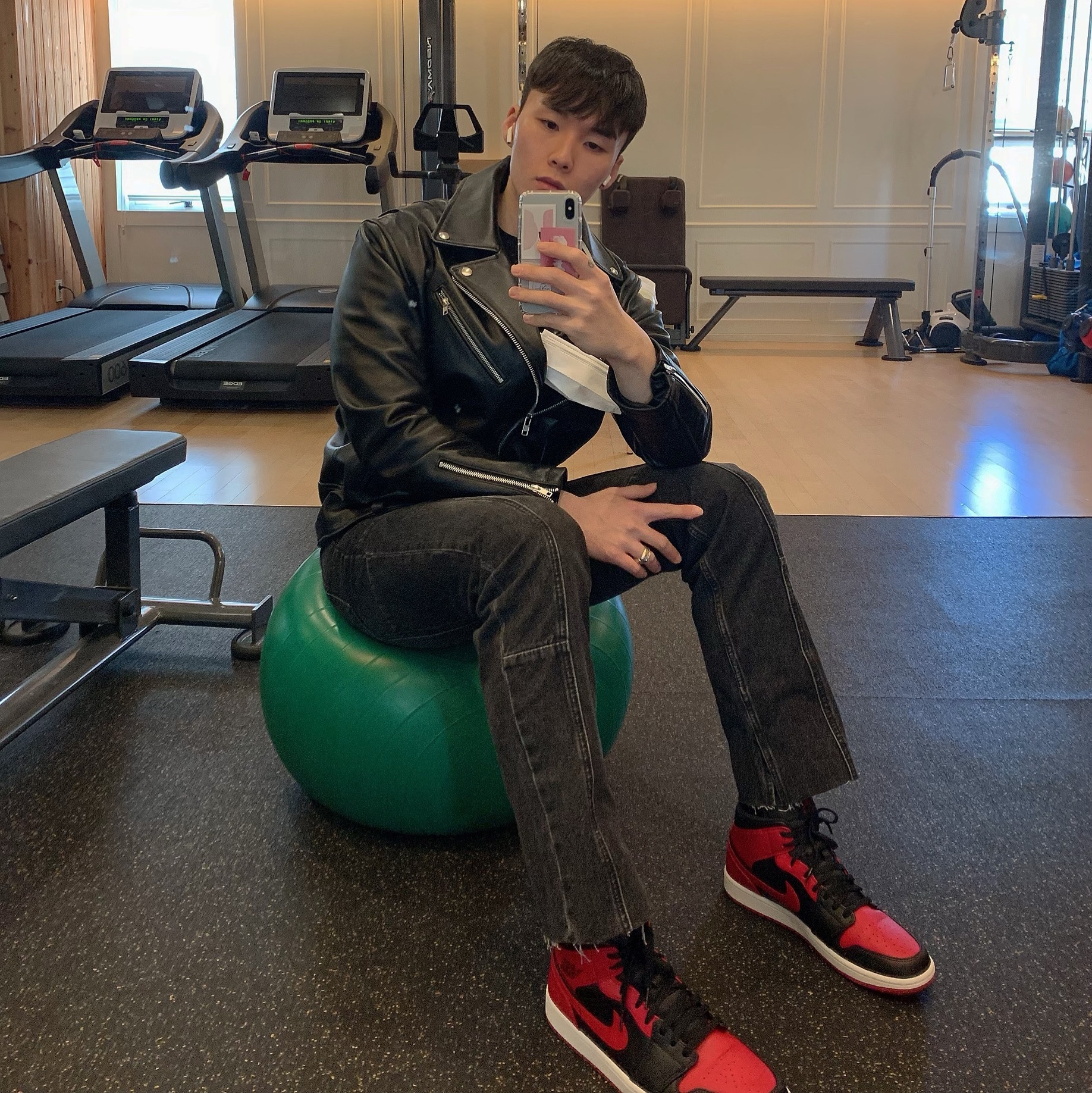 Jordan 1 Mid Bred Banned 2020 착용 스타일