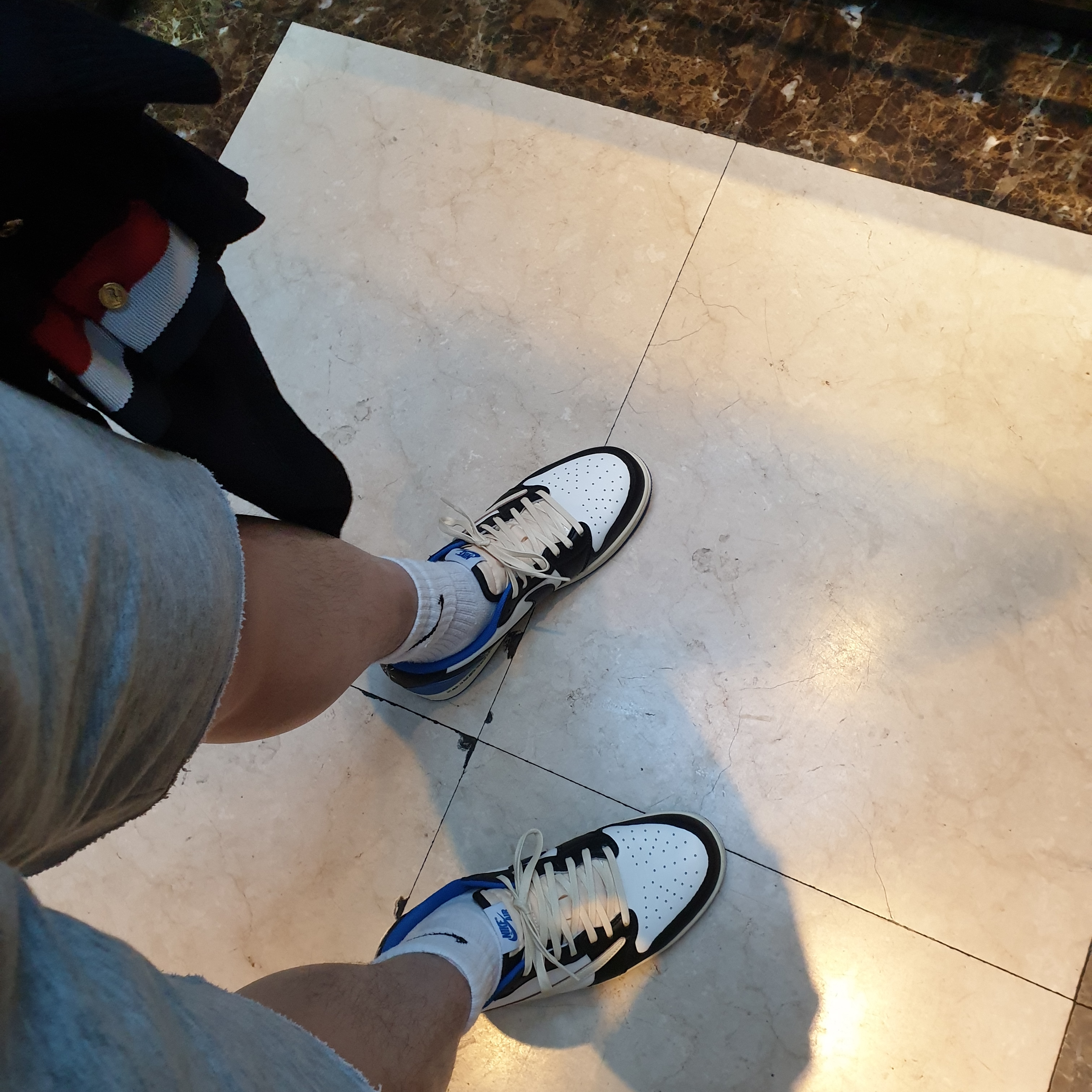 Jordan 1 x Travis Scott x Fragment Retro Low OG SP Military Blue 착용 스타일