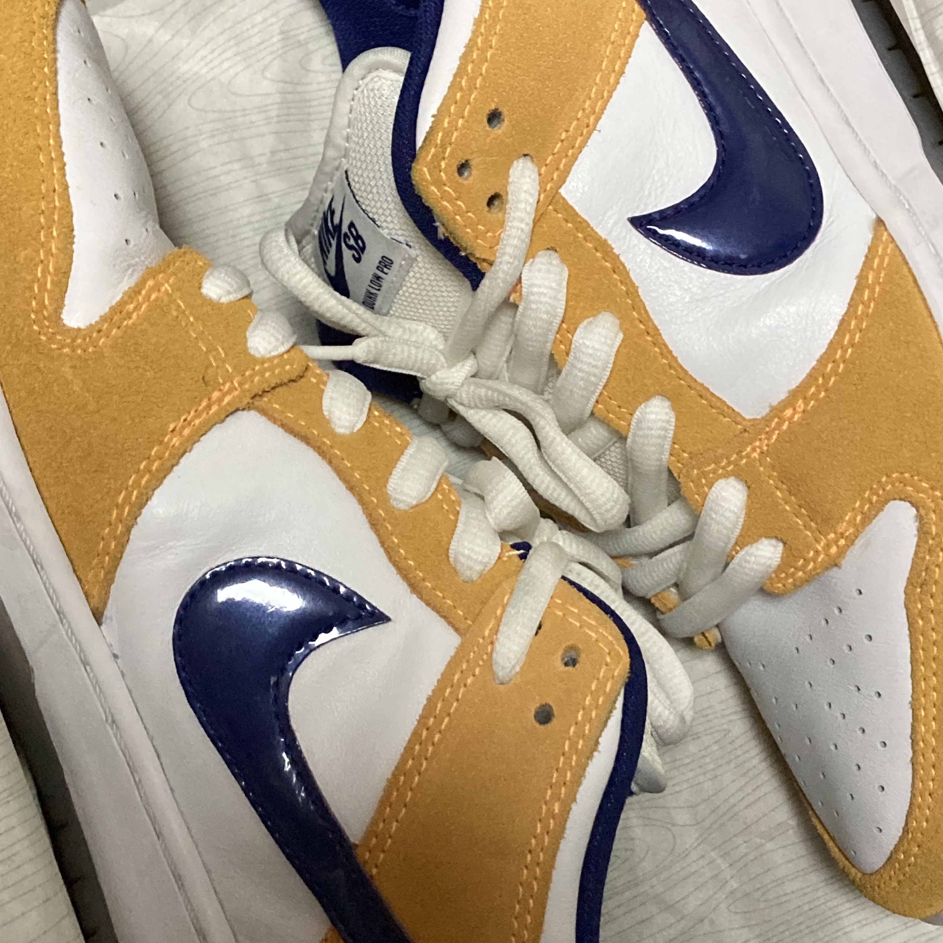 Nike SB Dunk Low Laser Orange 착용 스타일 - 1