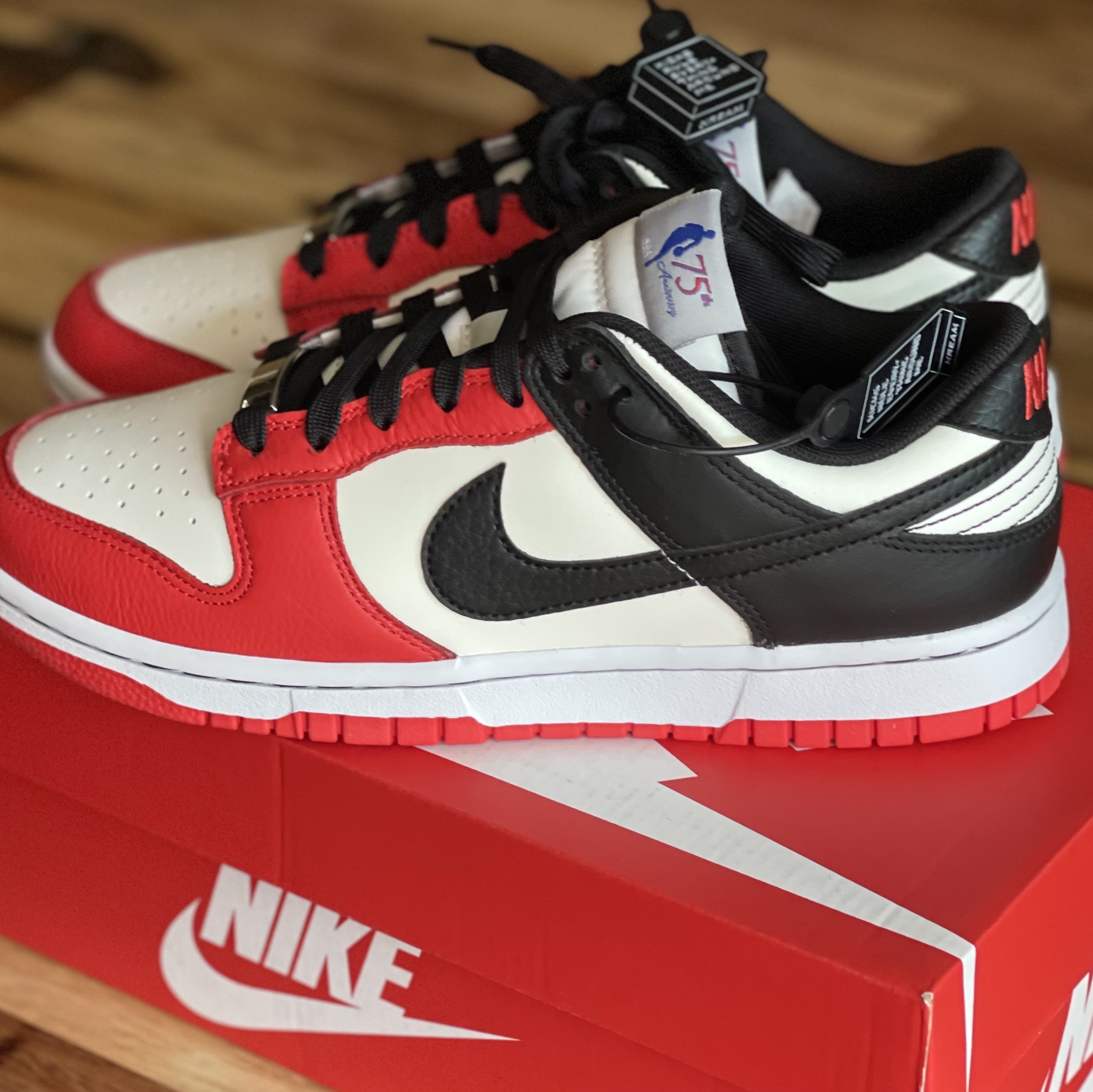 Nike x NBA Dunk Low Retro EMB Black and Chile Red 착용 스타일