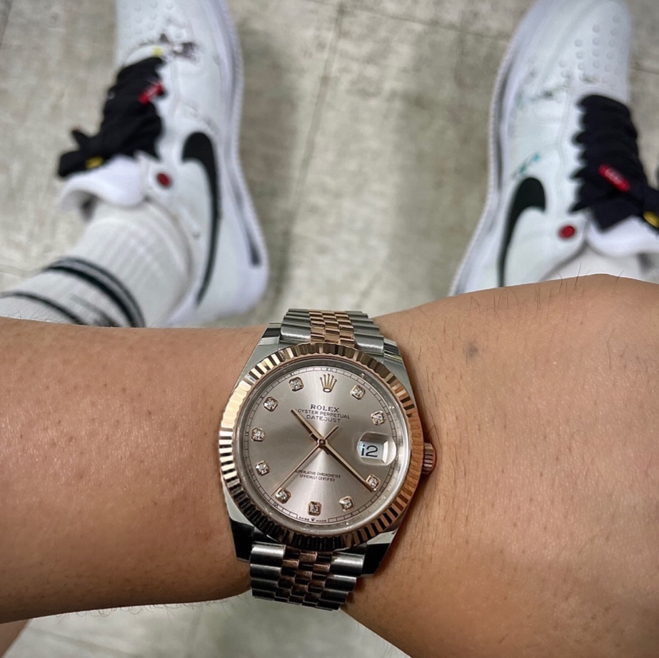 Rolex Datejust 41mm 126331 Sun Dust Jubilee, Nike x Peaceminusone Air Force 1 Low Para-Noise 2.0 착용 스타일